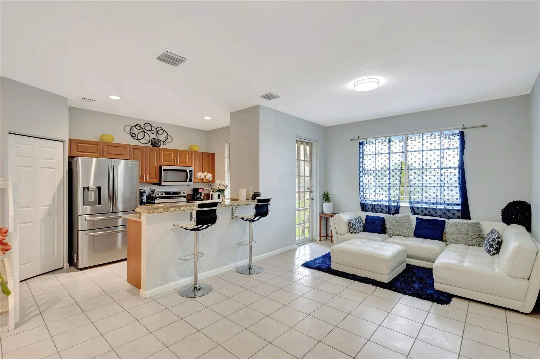 2037 Nassau Dr