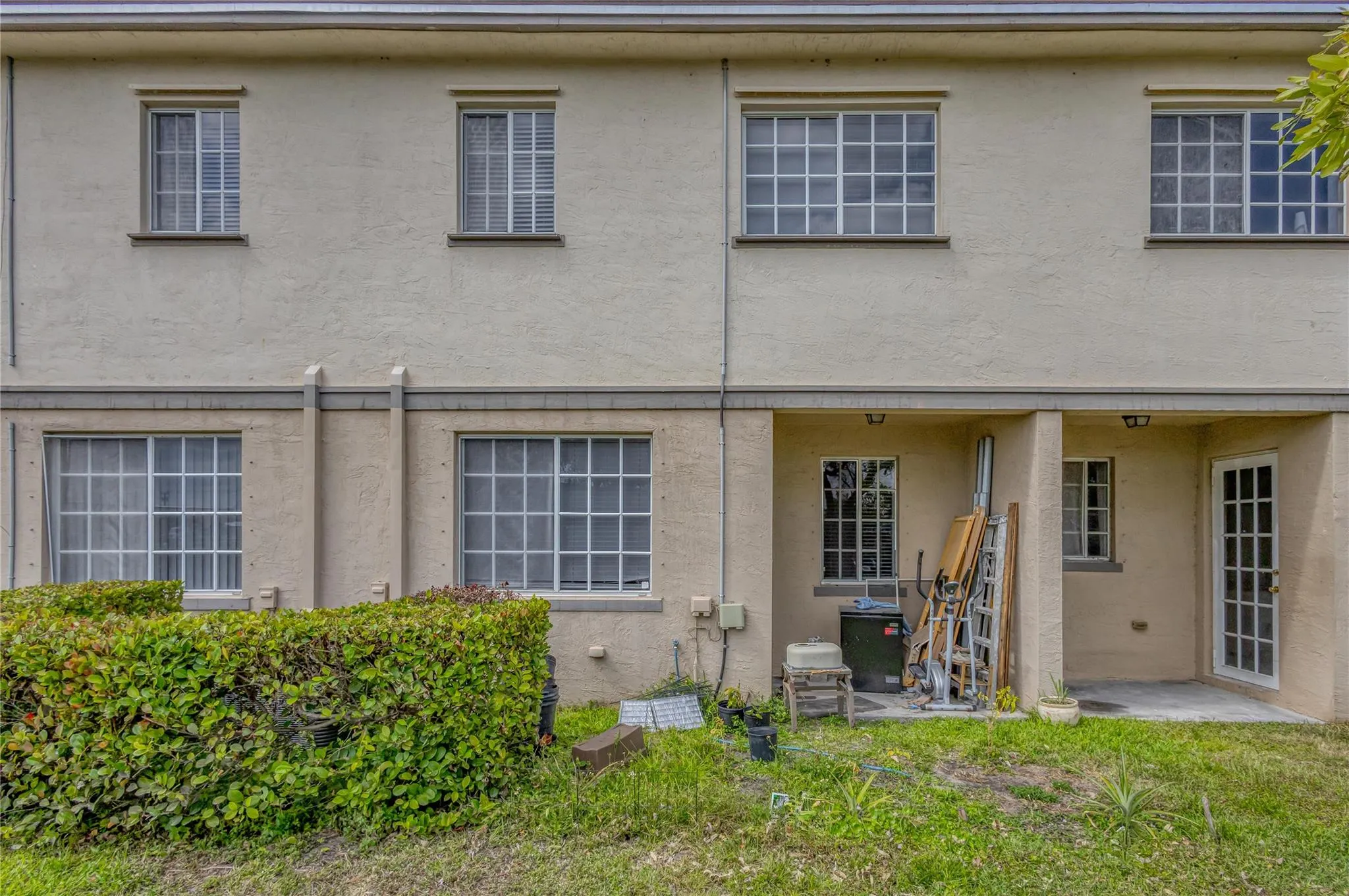 2037 Nassau Dr