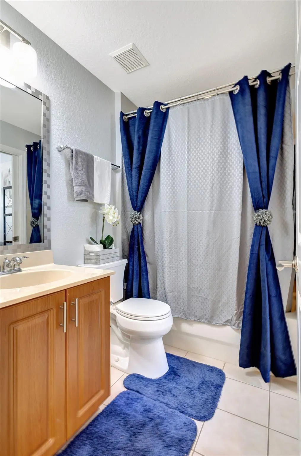 2037 Nassau Dr