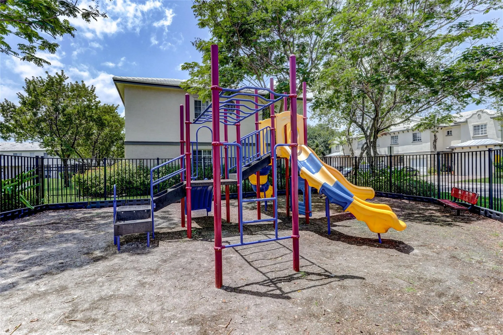 2037 Nassau Dr