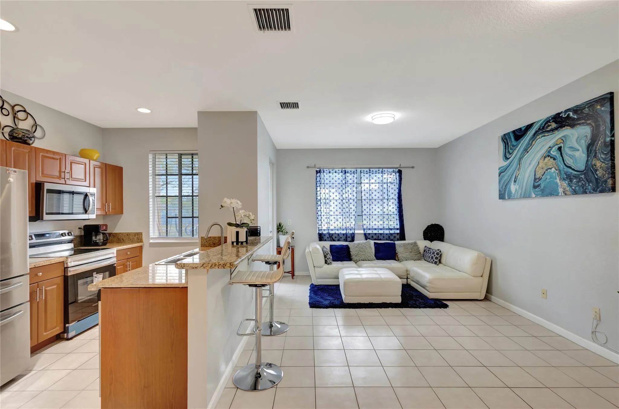 2037 Nassau Dr