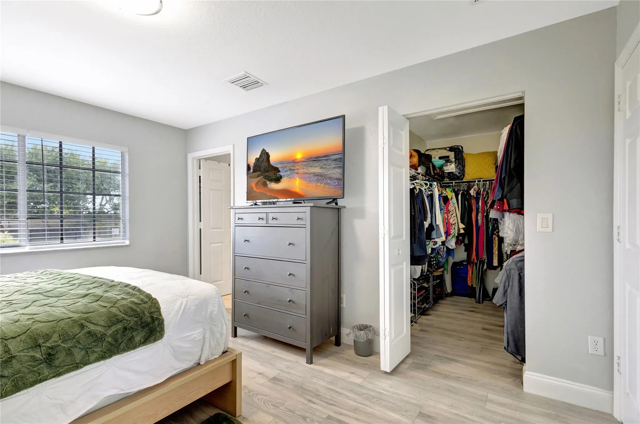 2037 Nassau Dr