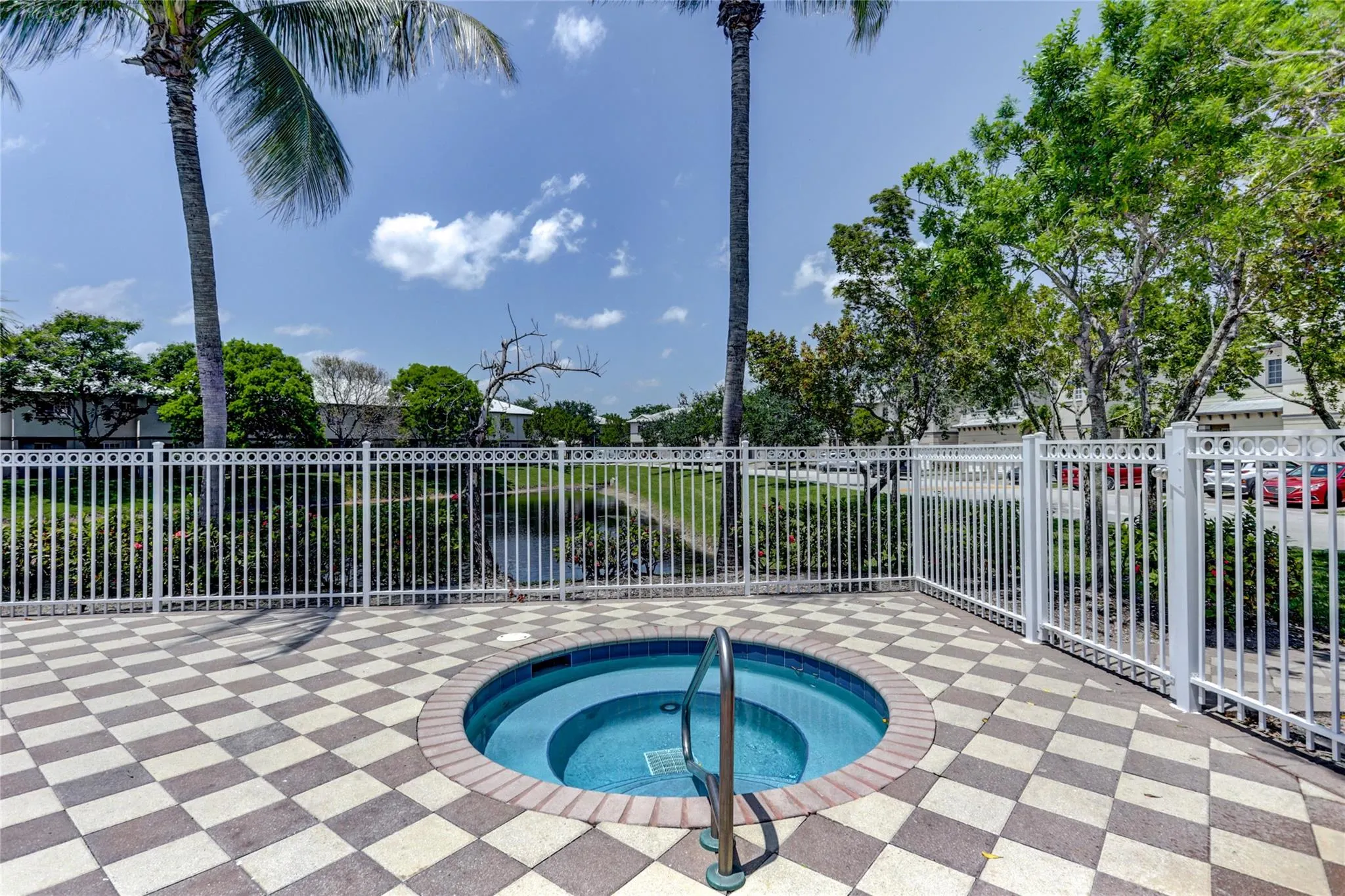 2037 Nassau Dr