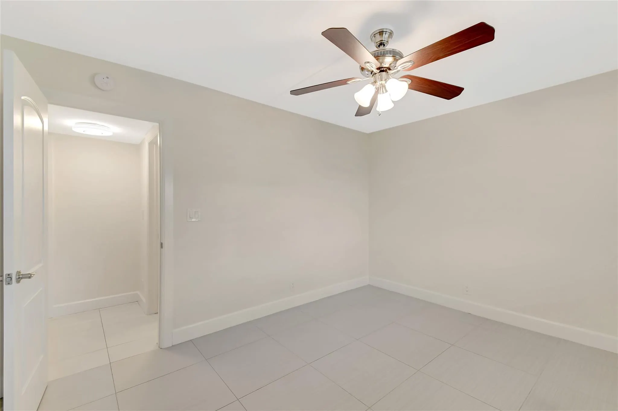 3121 NE 51st St, #404E