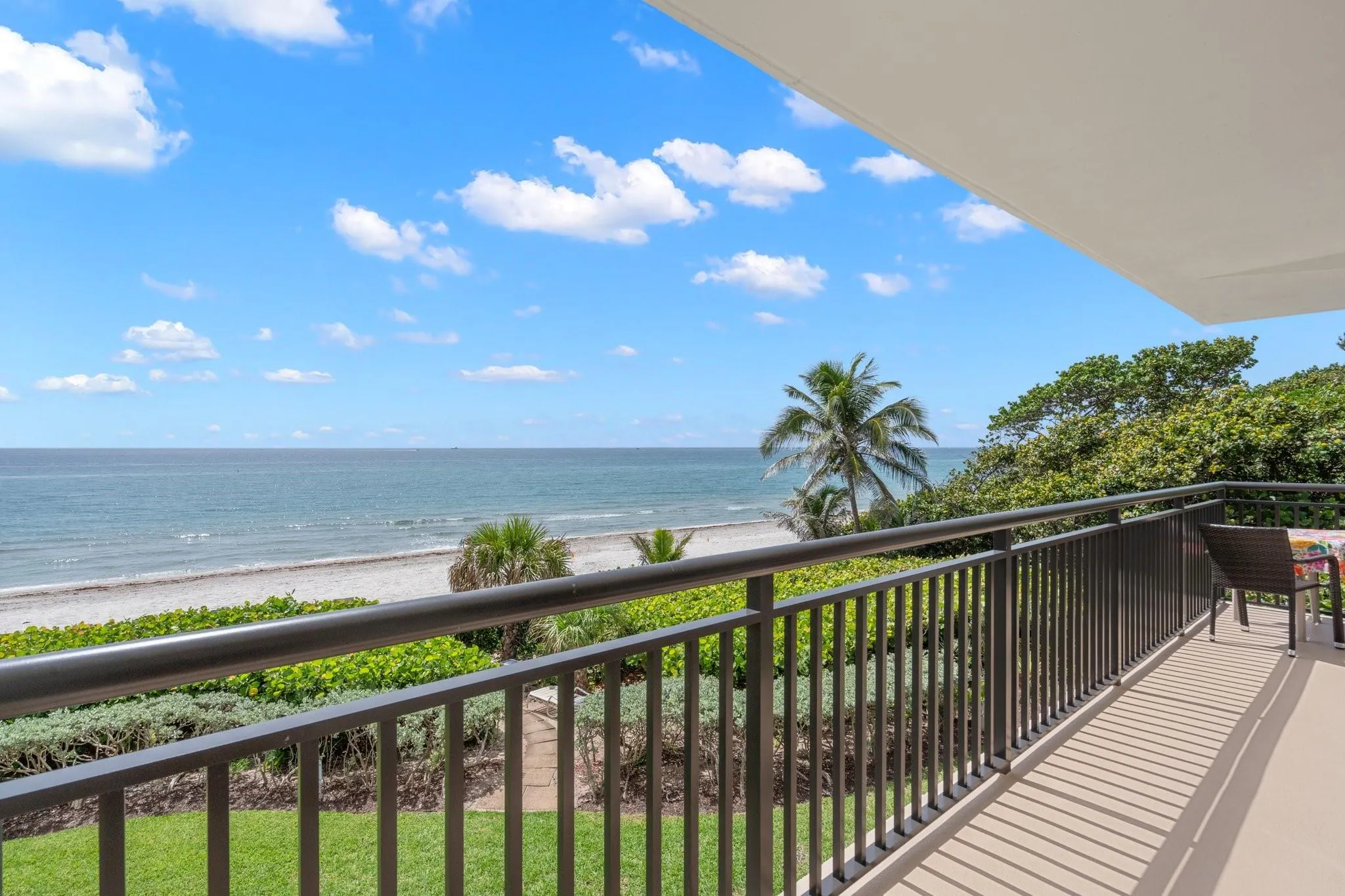 1147 Hillsboro Mile, #214