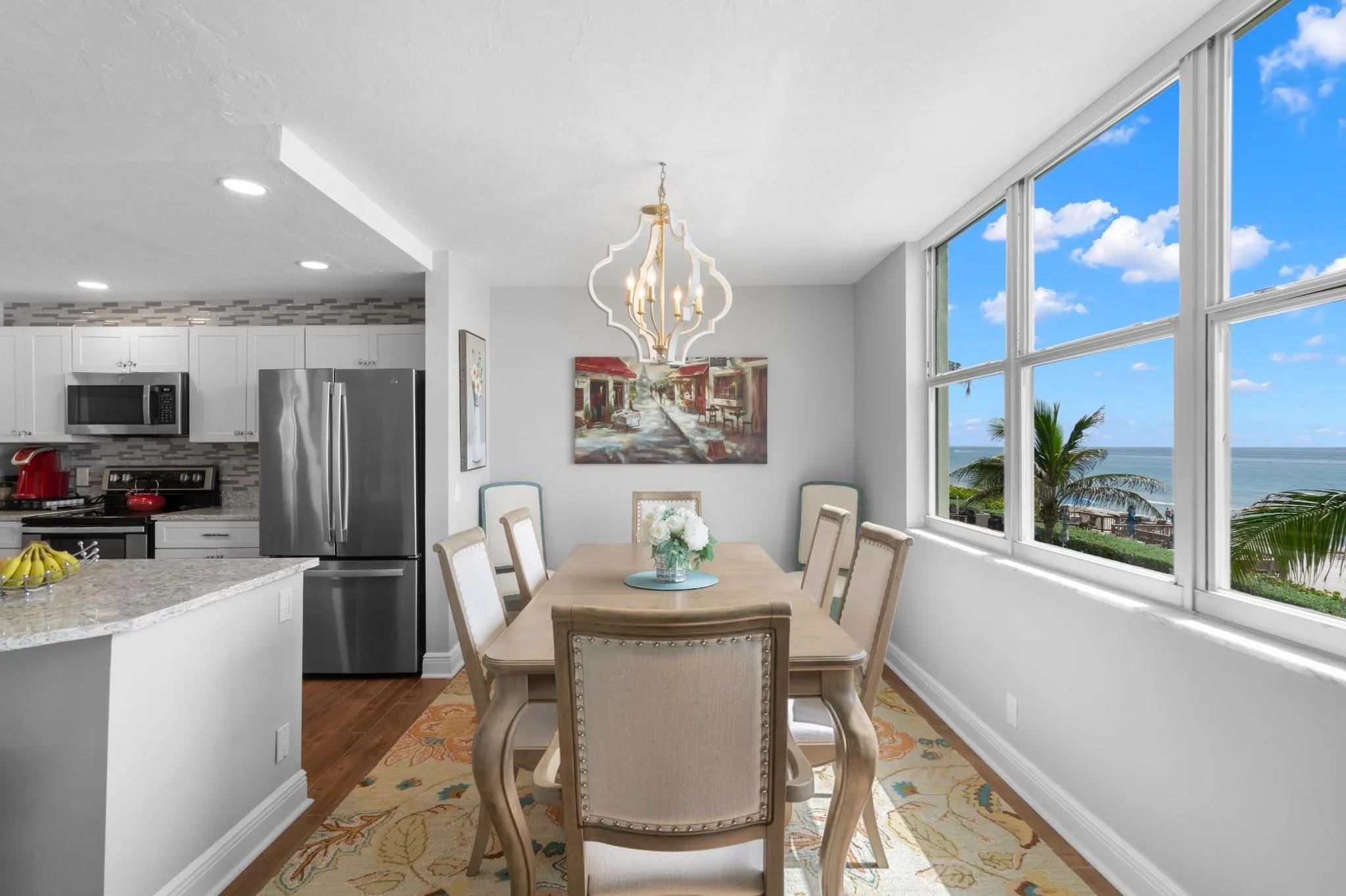 1147 Hillsboro Mile, #214