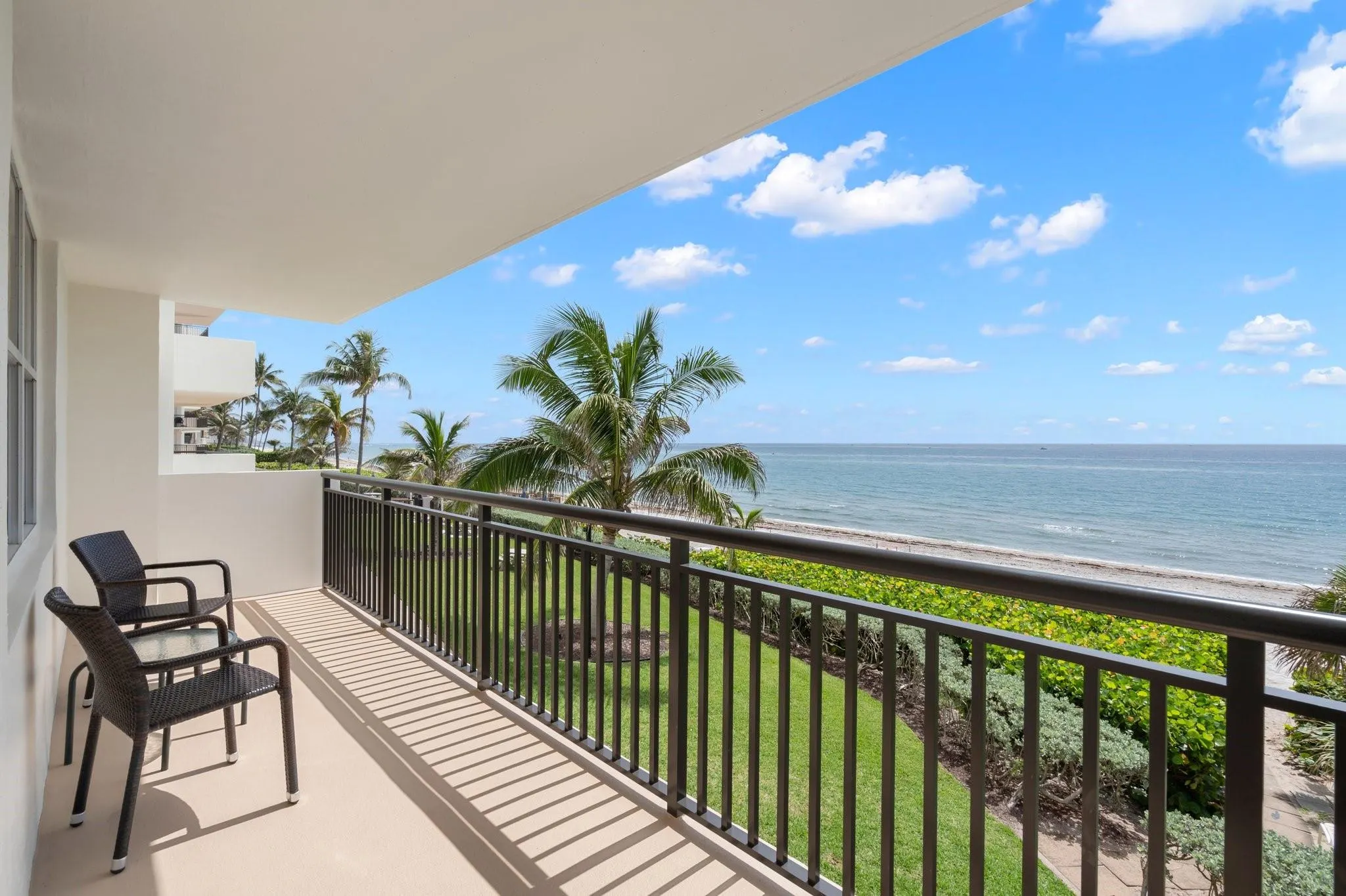 1147 Hillsboro Mile, #214