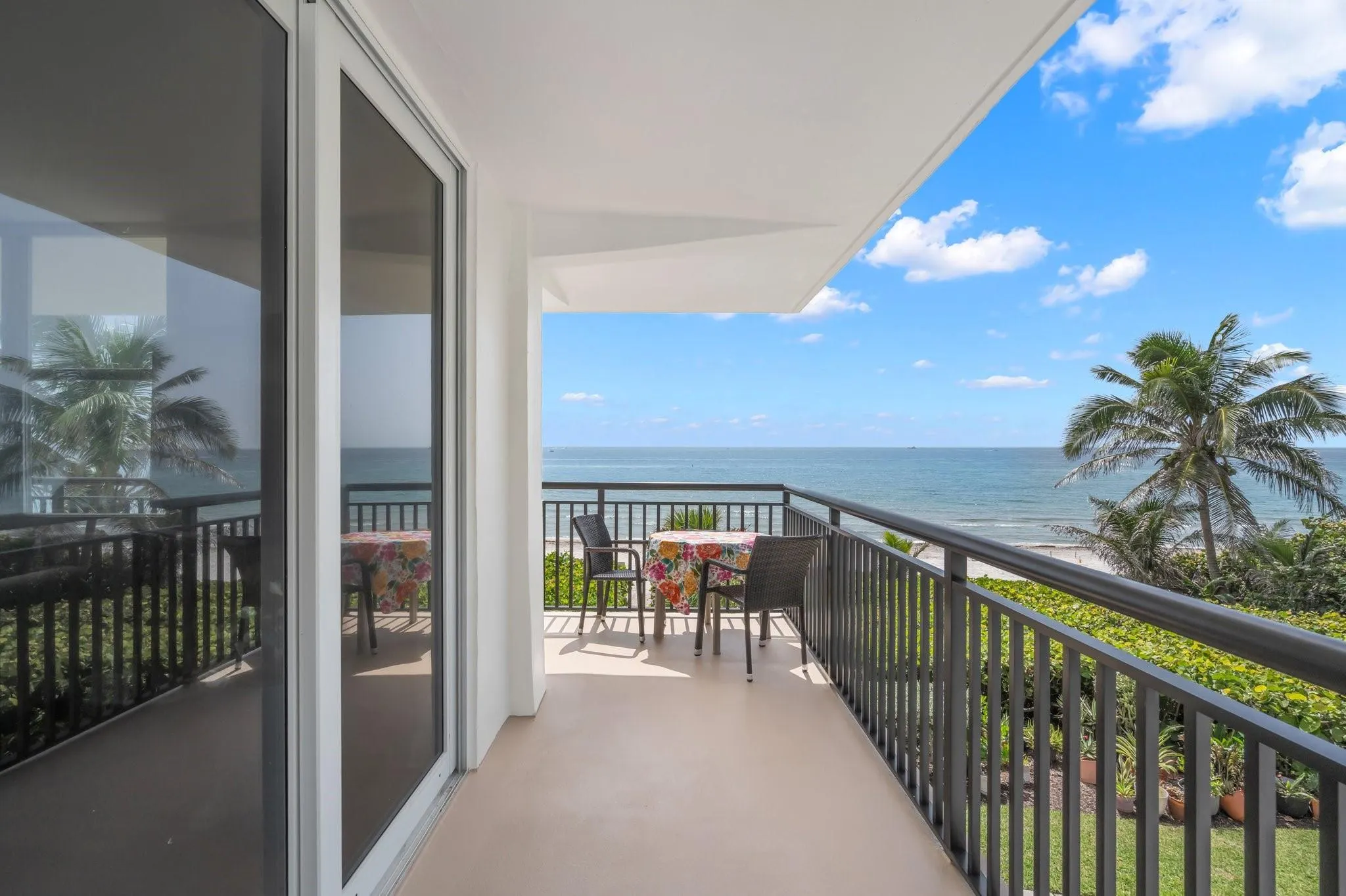 1147 Hillsboro Mile, #214
