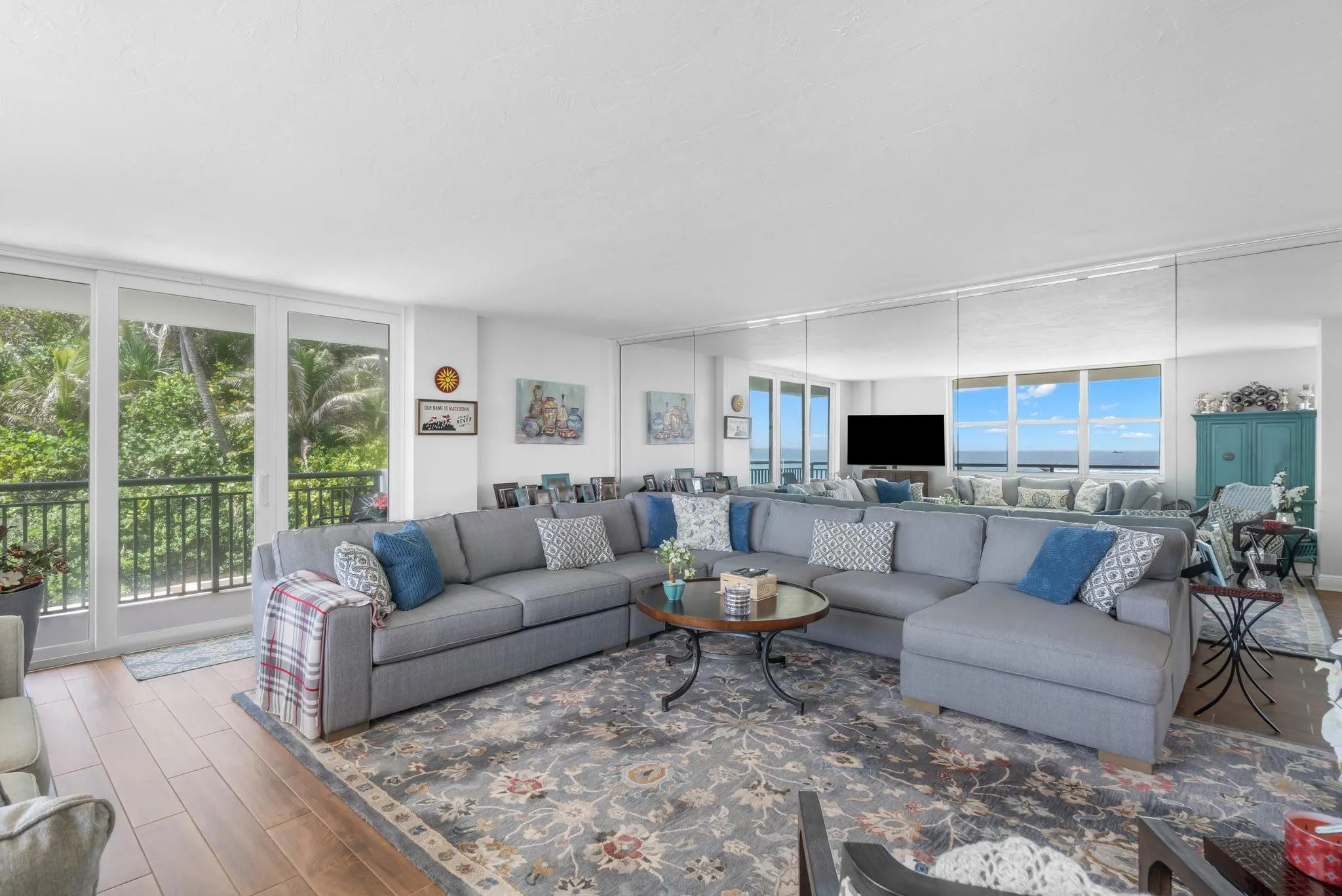 1147 Hillsboro Mile, #214