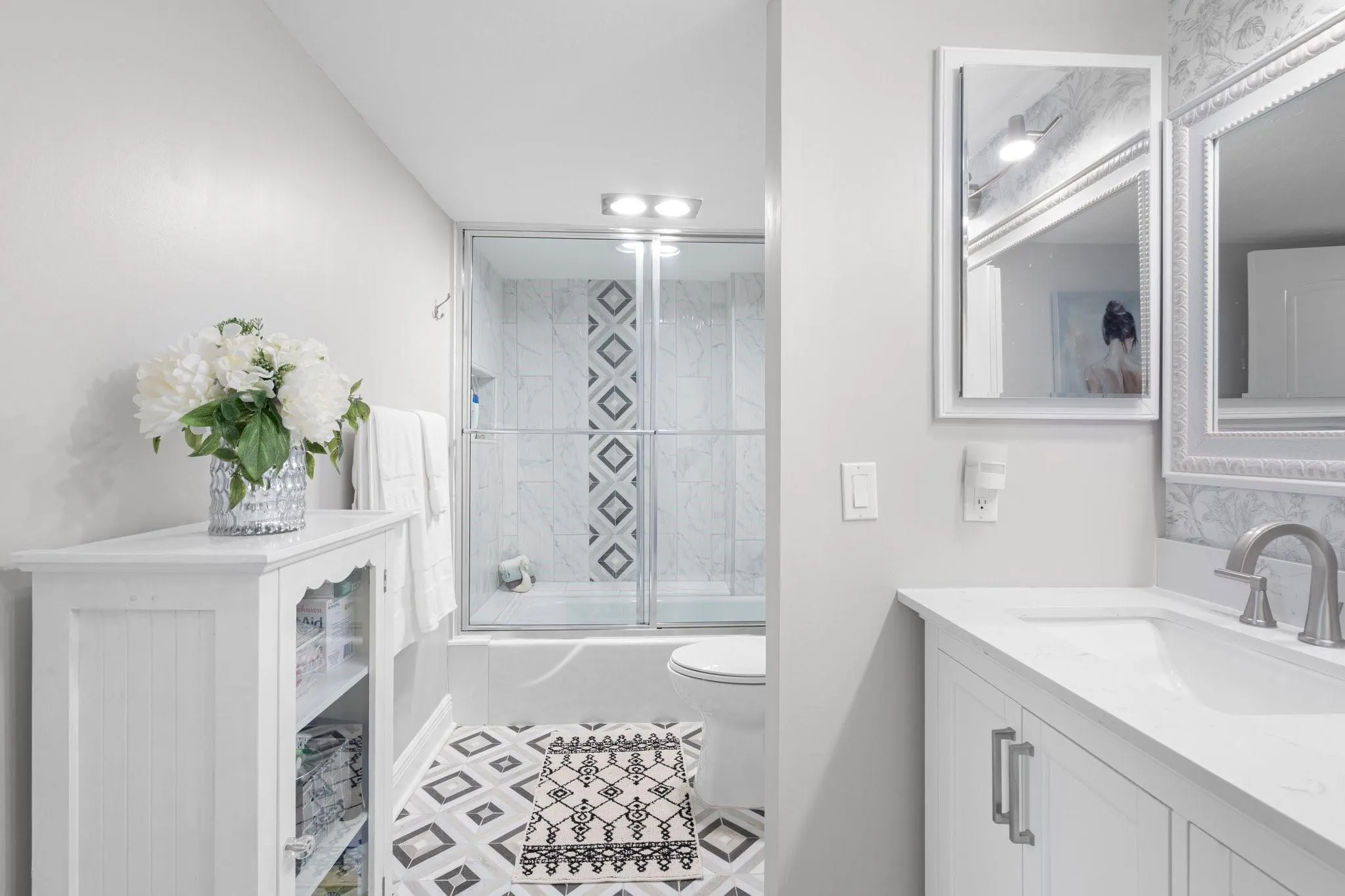 1147 Hillsboro Mile, #214