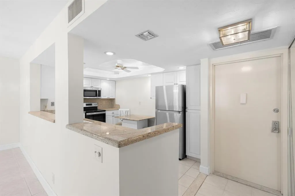 1149 Hillsboro Mile, #309