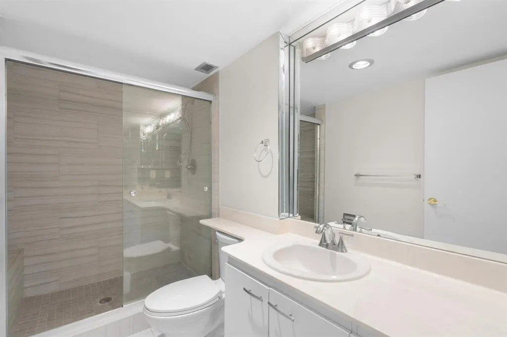 1149 Hillsboro Mile, #309