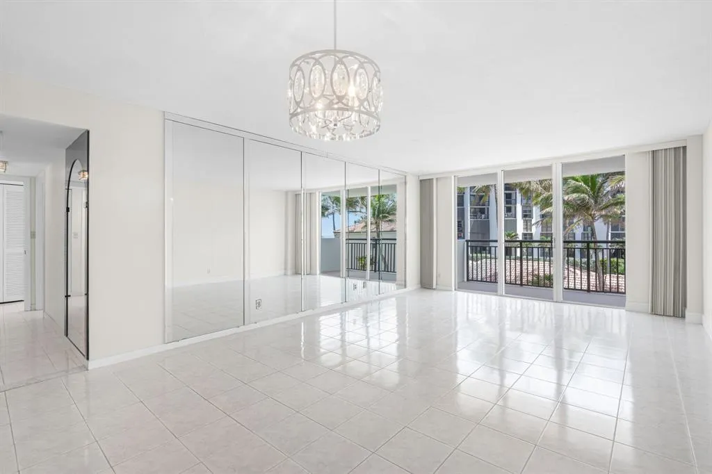 1149 Hillsboro Mile, #309
