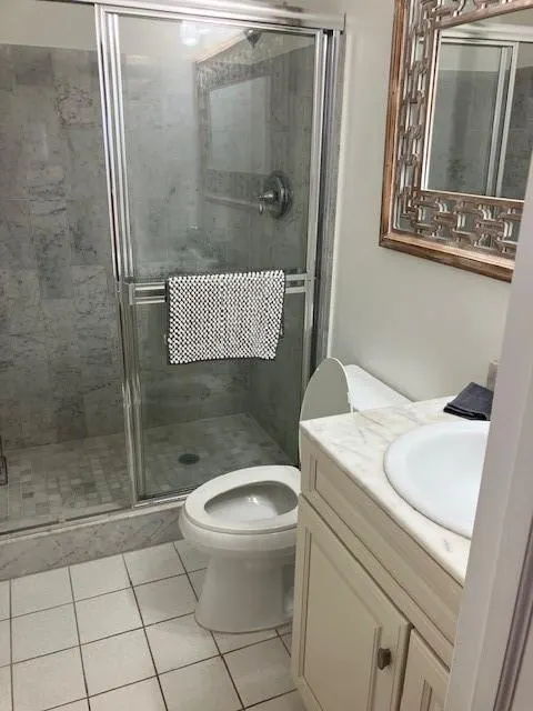 6329 Bay Club Dr, #3