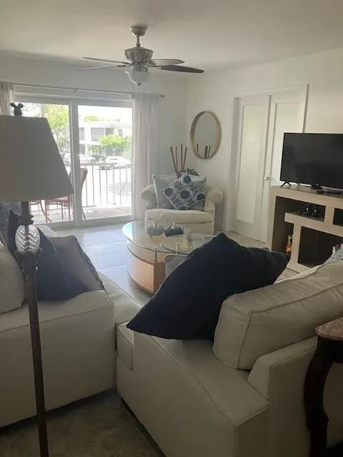 6329 Bay Club Dr, #3