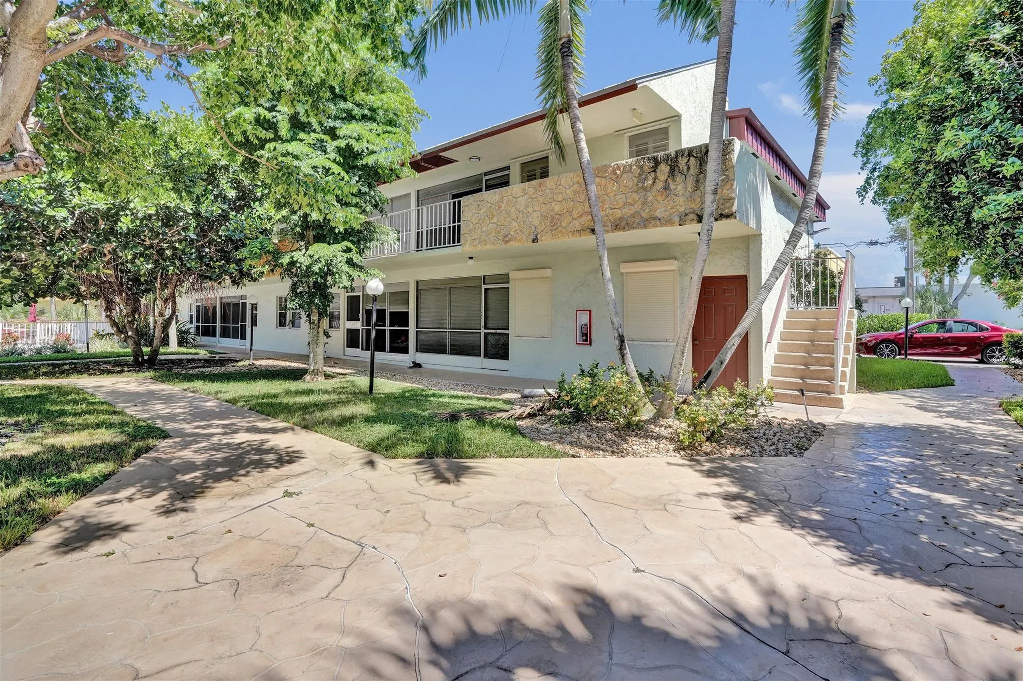 860 SE 6th Ave, #312