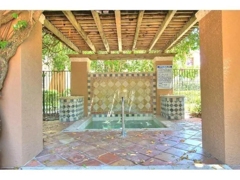4836 STATE ROAD 7, #101