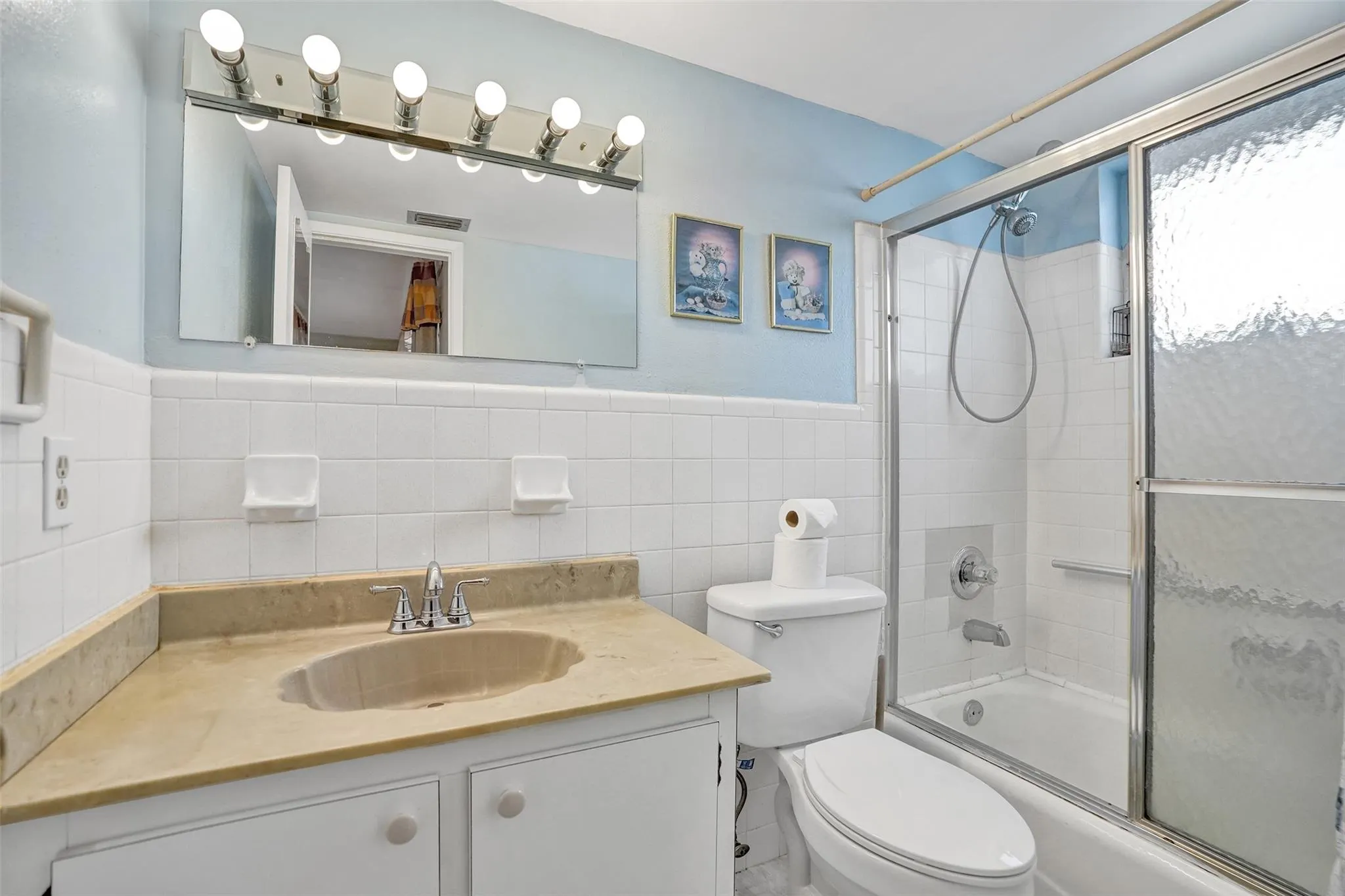 2050 NE 39th St, #203s