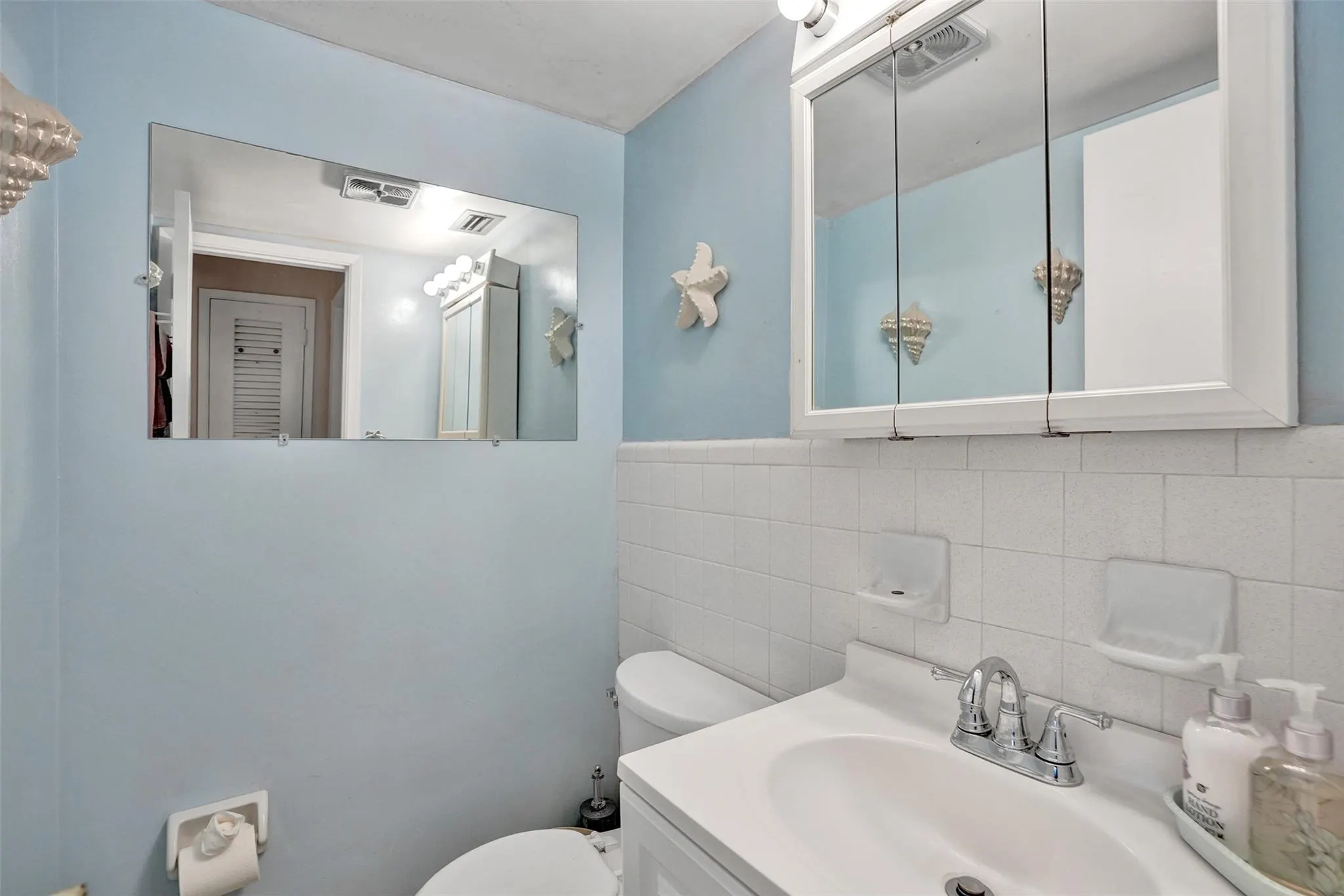 2050 NE 39th St, #203s