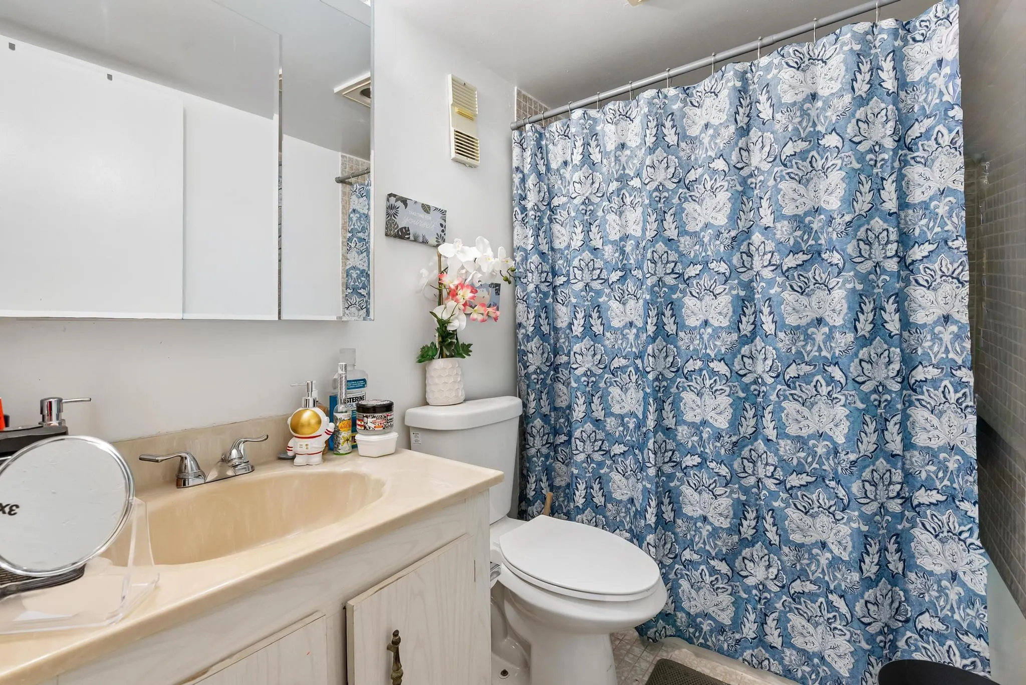 1200 Saint Charles Pl, #PH 21