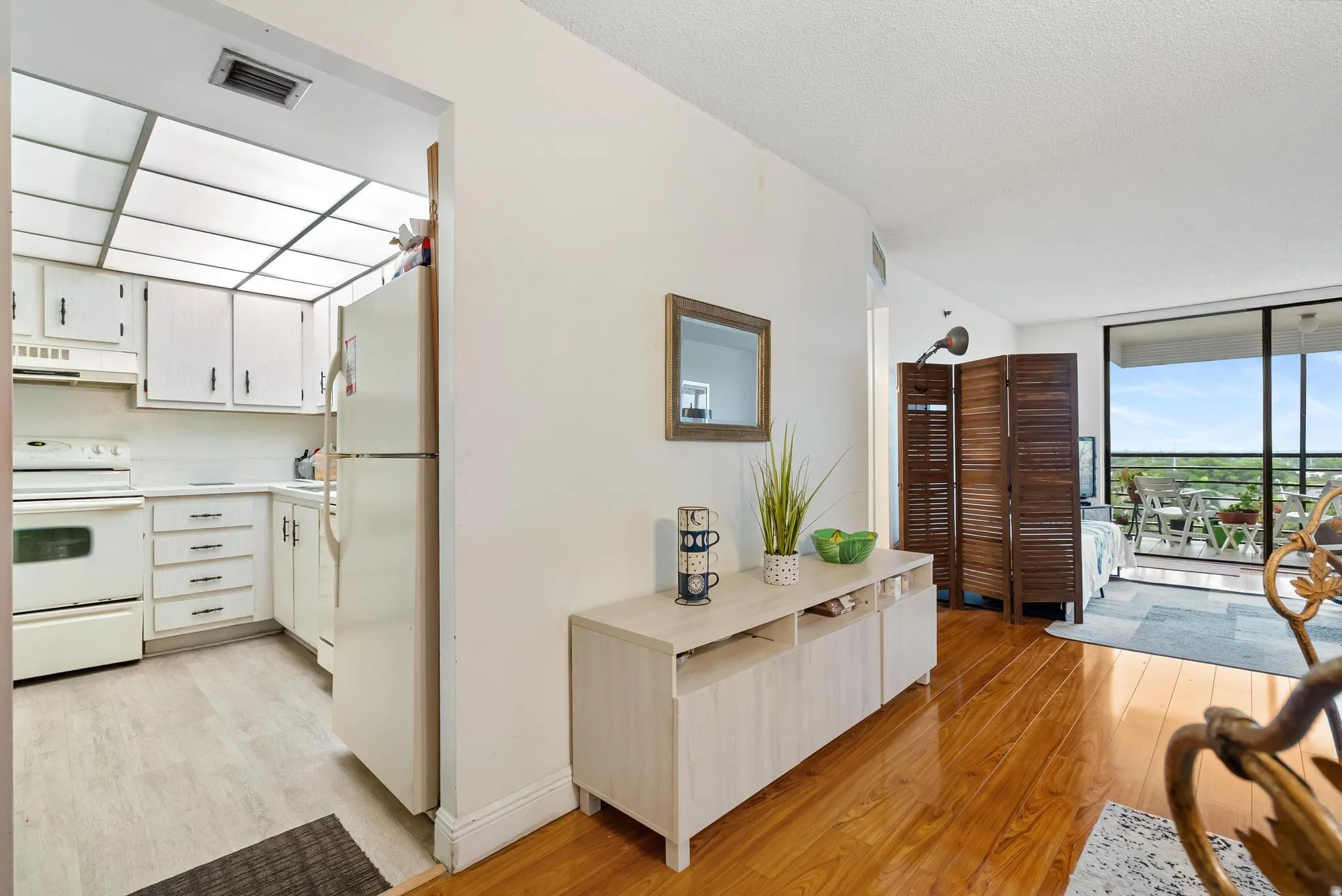 1200 Saint Charles Pl, #PH 21