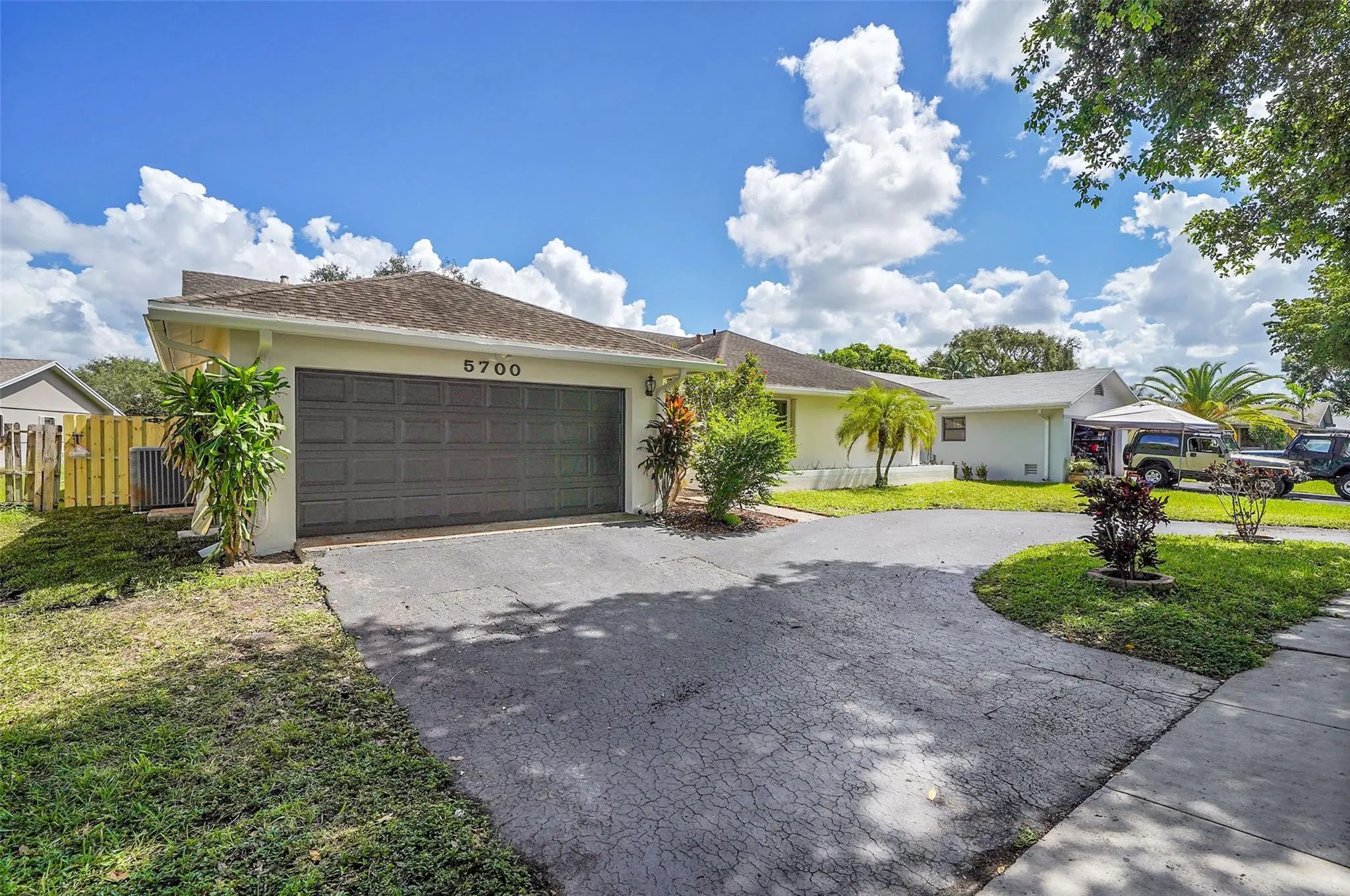 5700 SW 120th Ave
