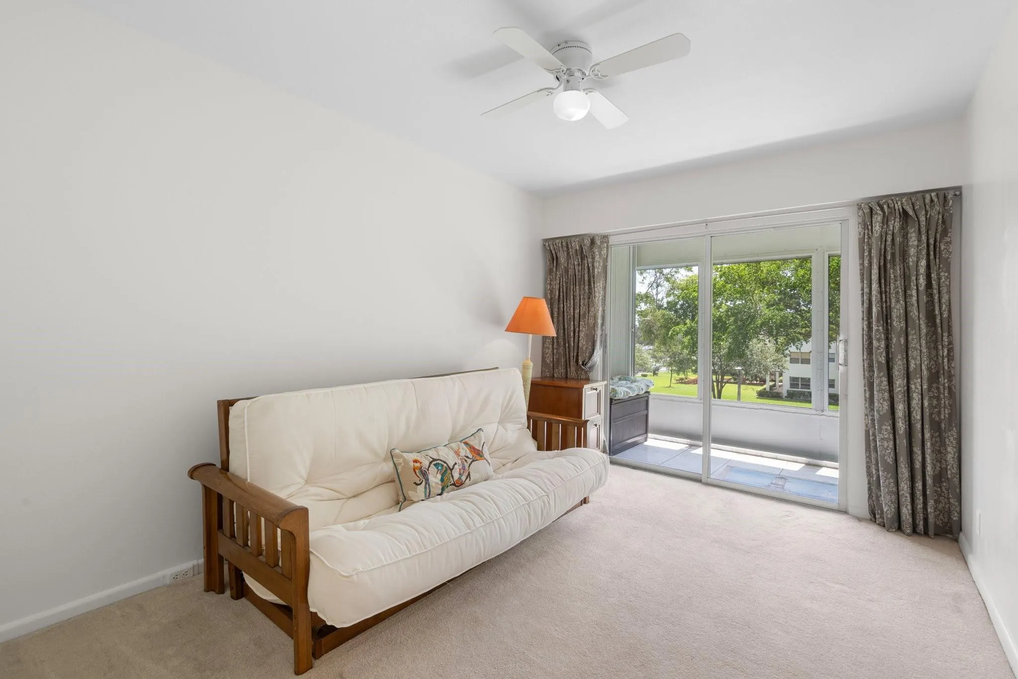 200 Mansfield