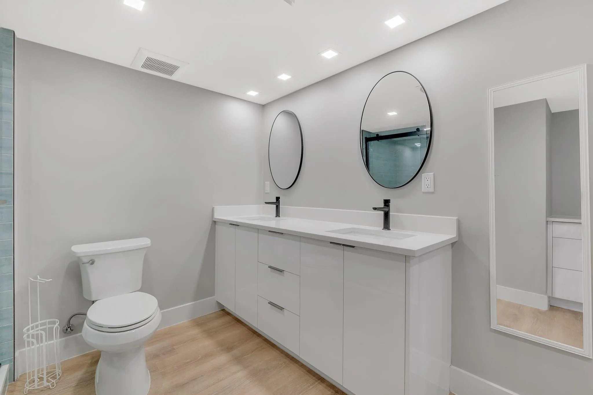 750 N Ocean Blvd, #404