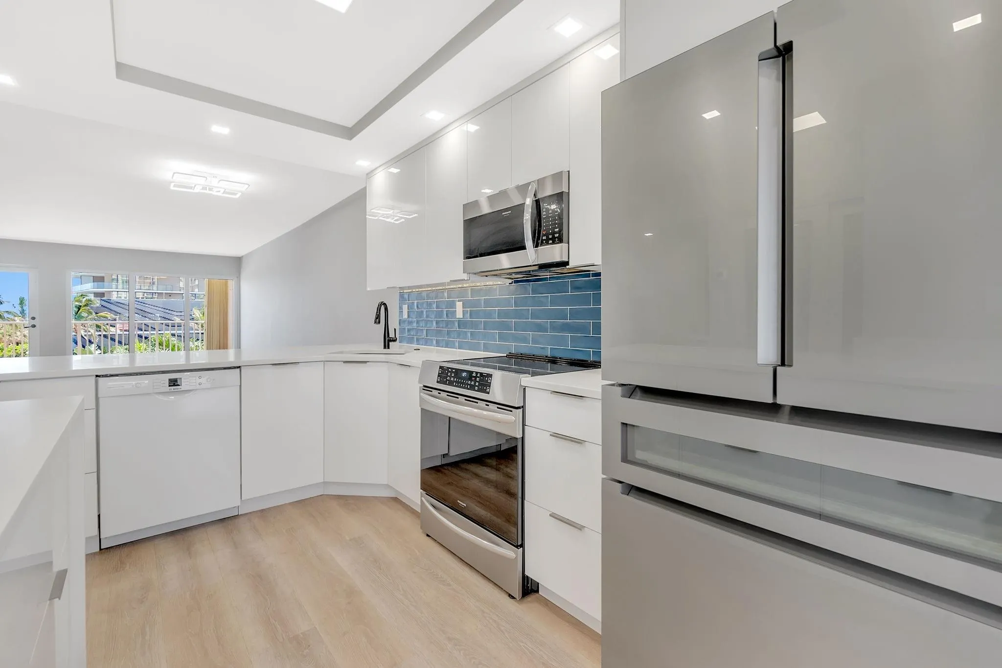 750 N Ocean Blvd, #404