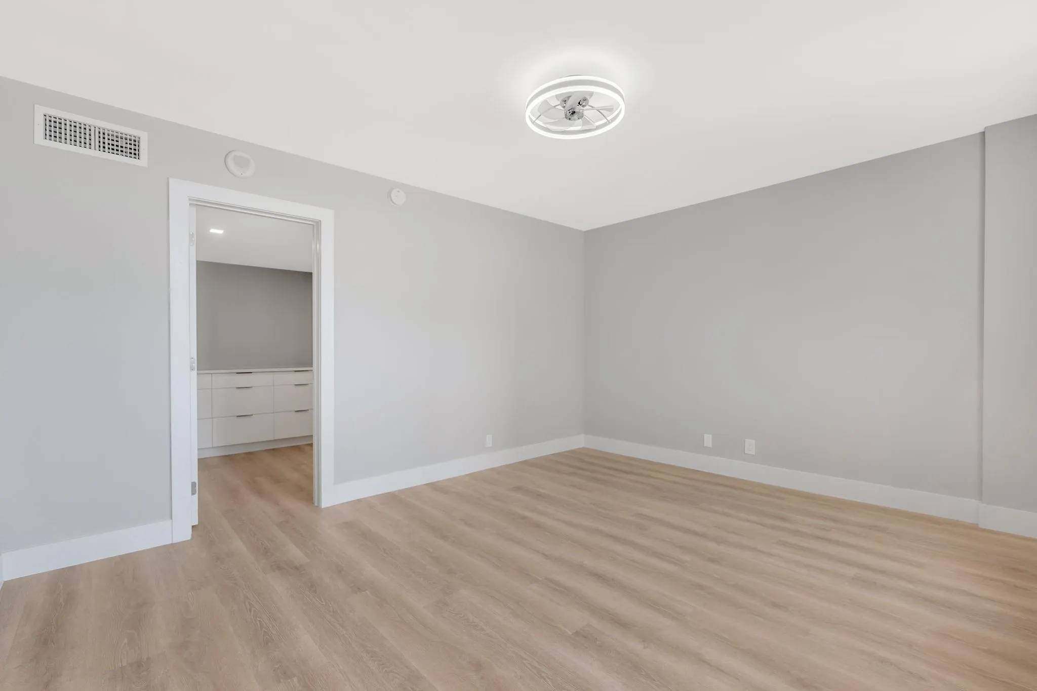 750 N Ocean Blvd, #404