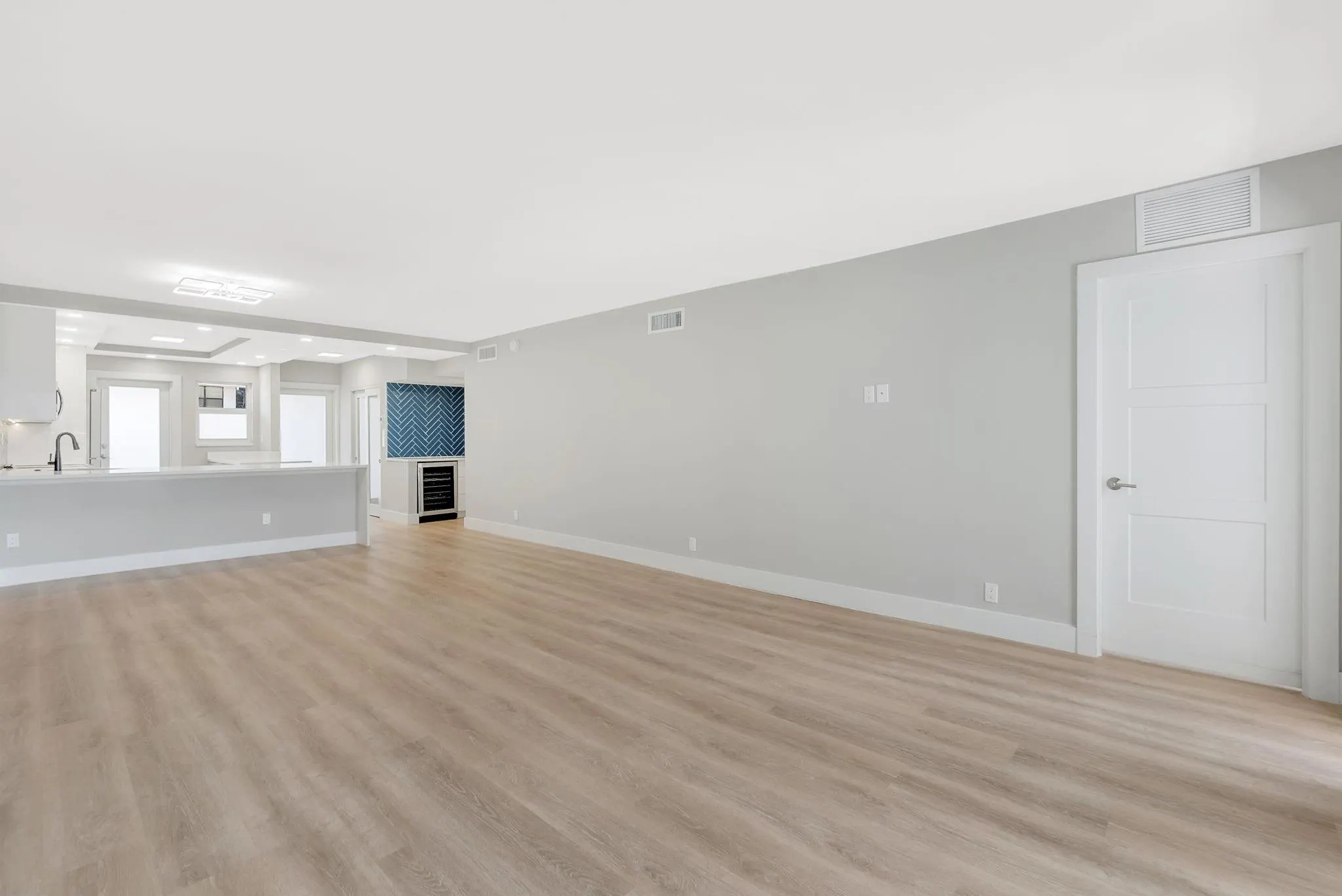 750 N Ocean Blvd, #404