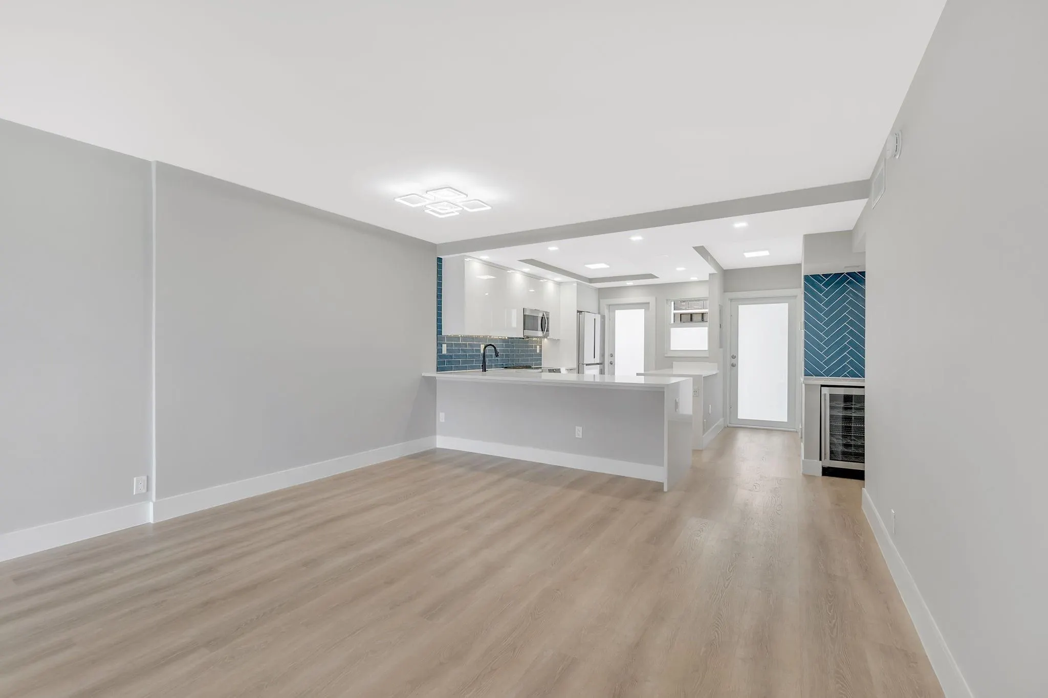 750 N Ocean Blvd, #404