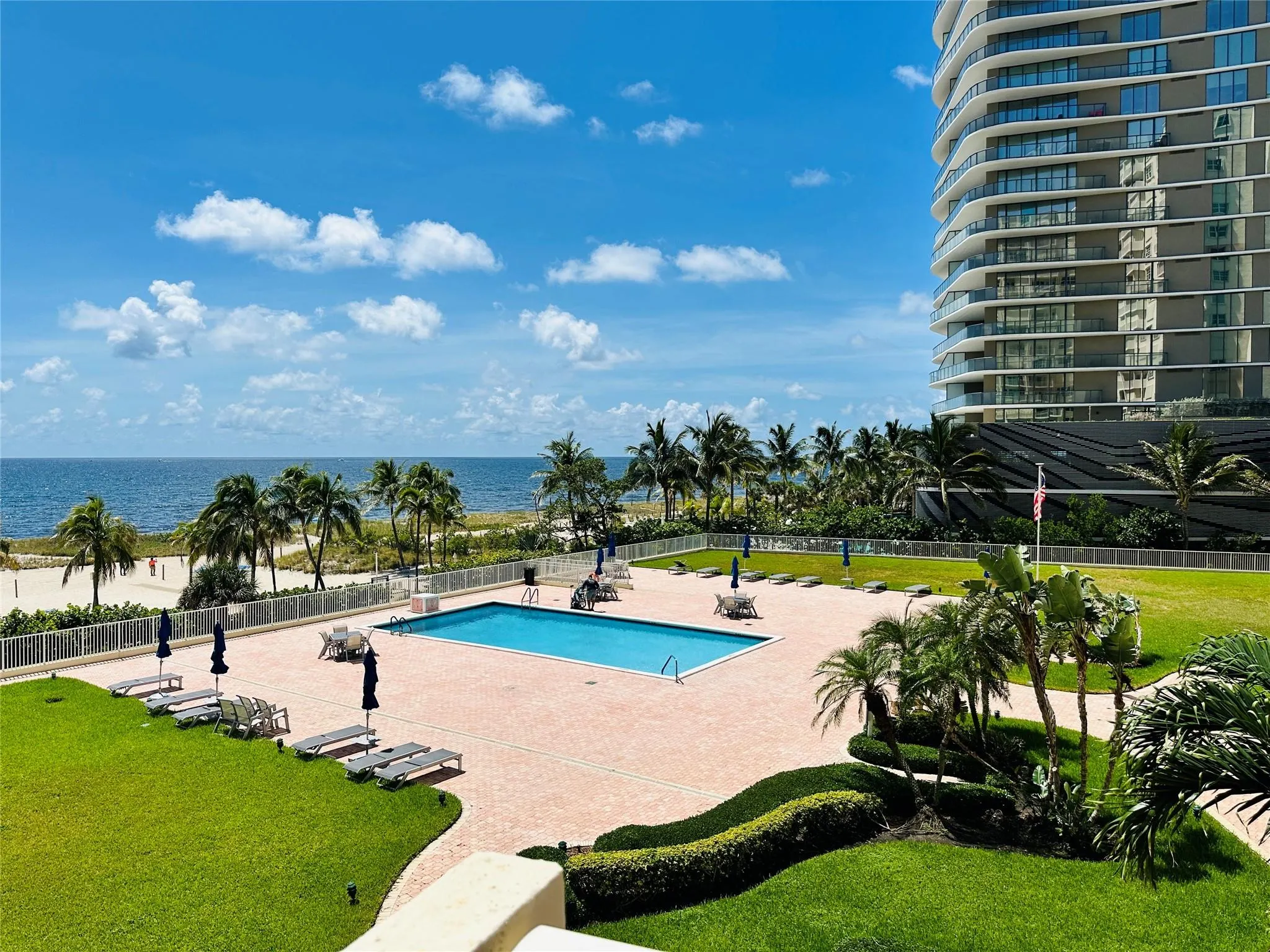 750 N Ocean Blvd, #404