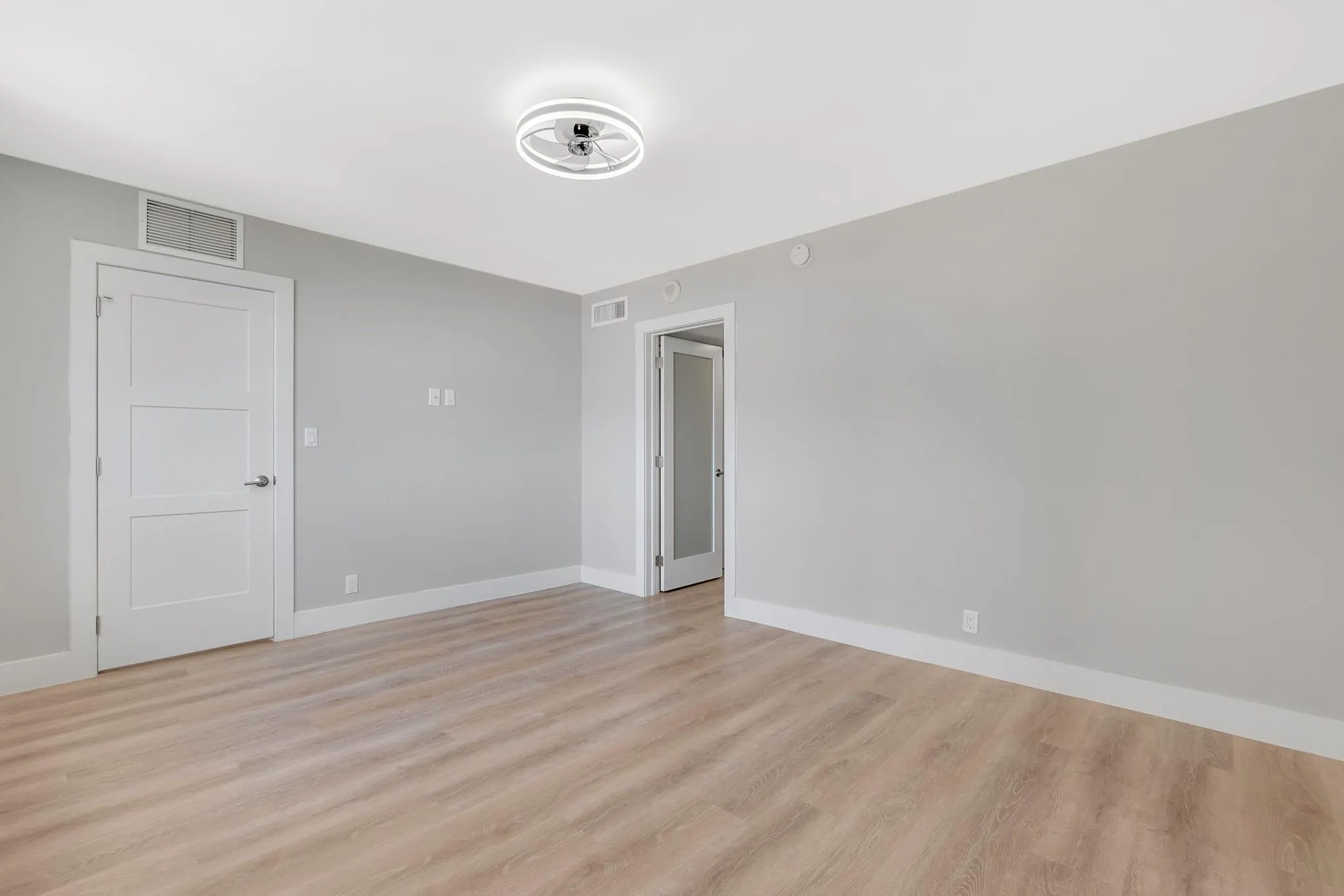 750 N Ocean Blvd, #404