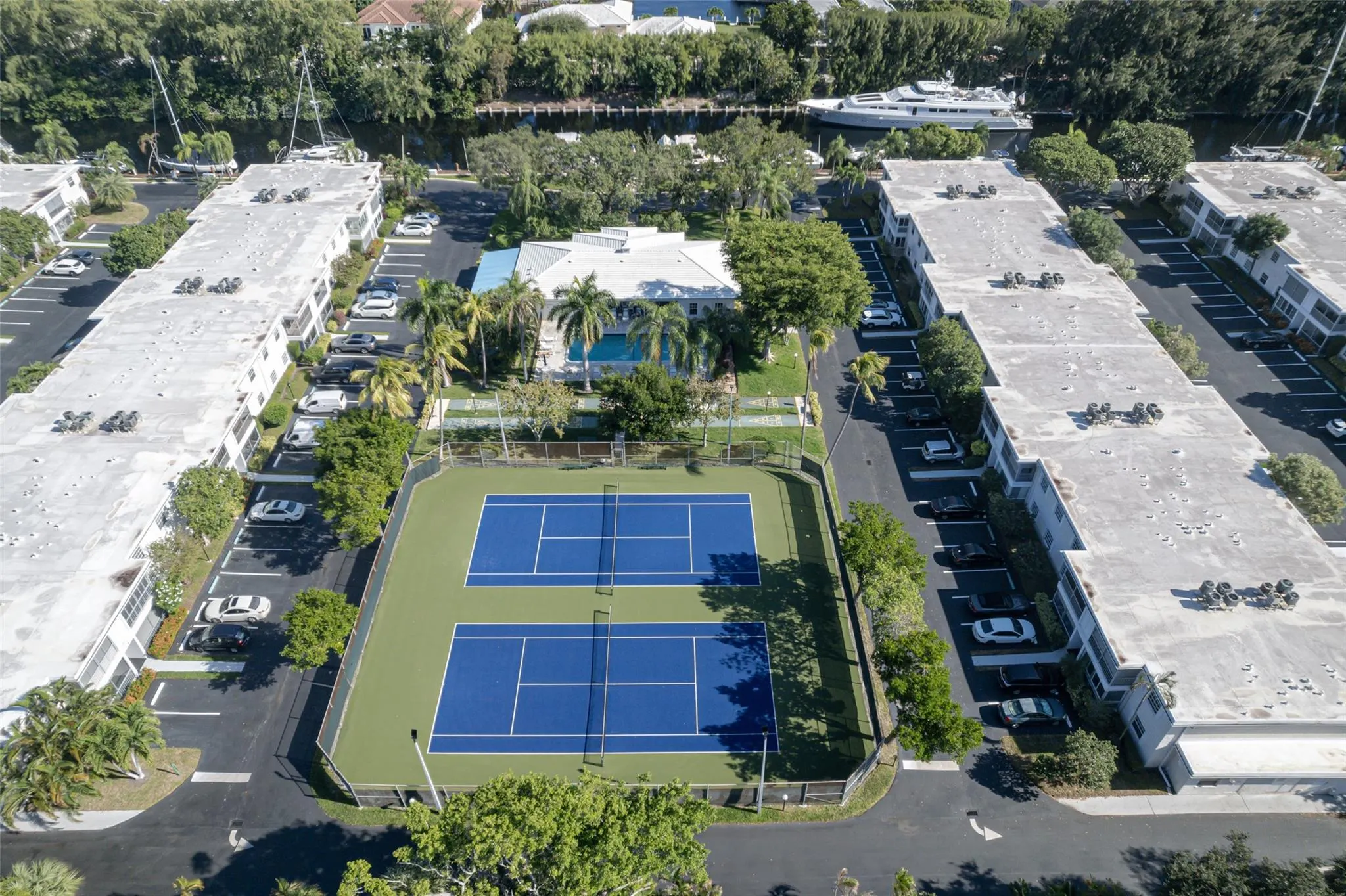 6369 Bay Club Dr, #4