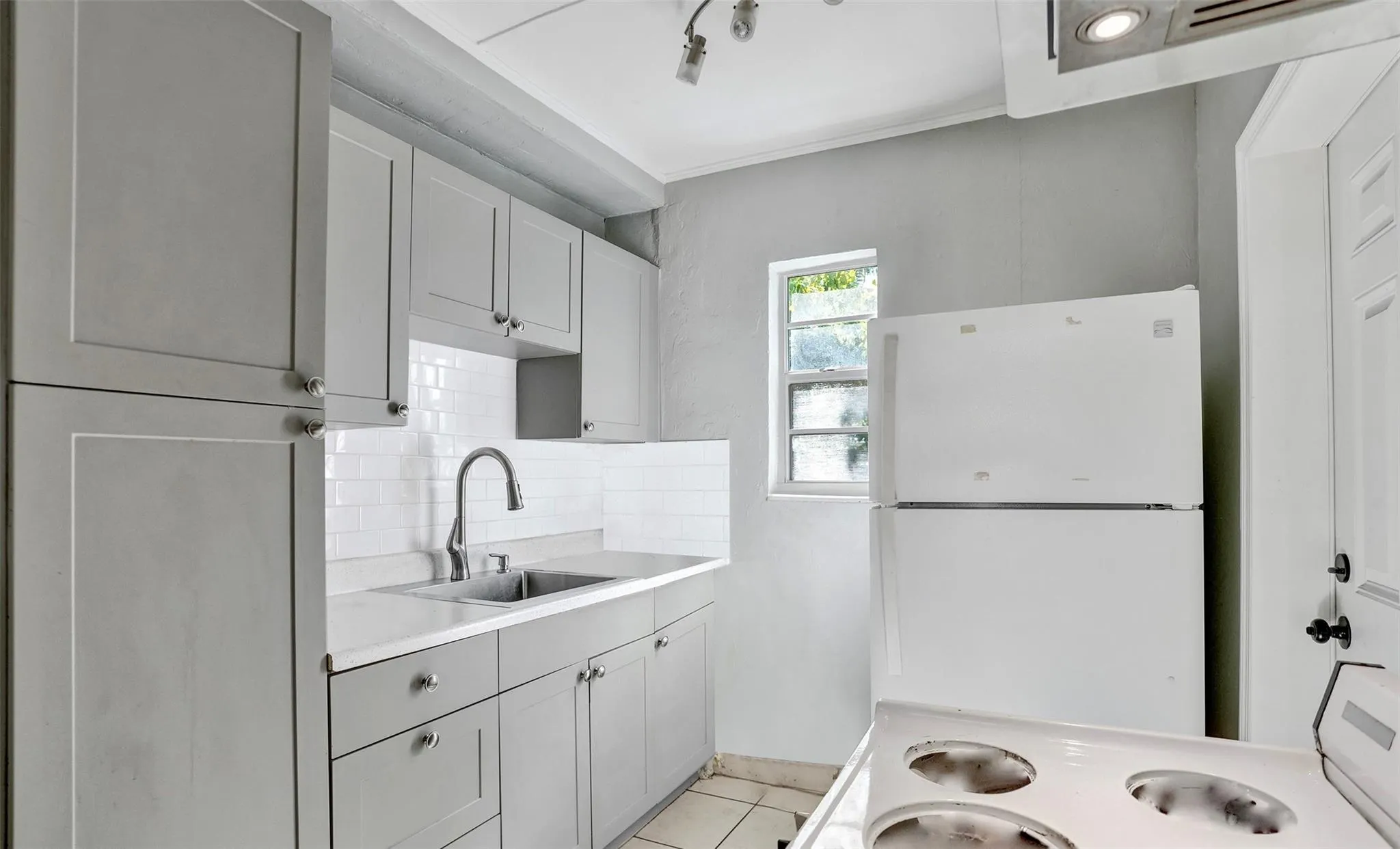 1215 NE 14th Ave