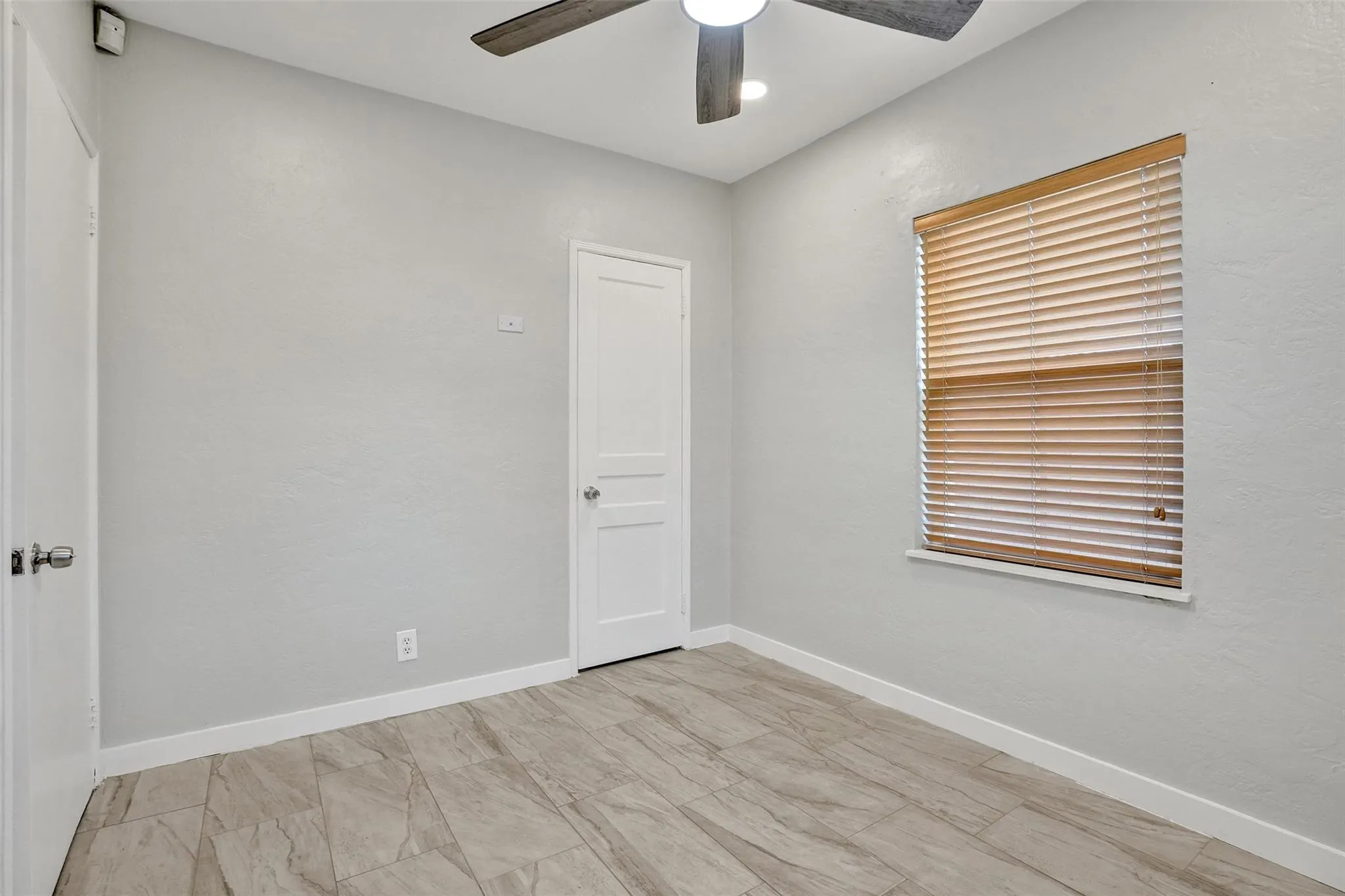 1215 NE 14th Ave