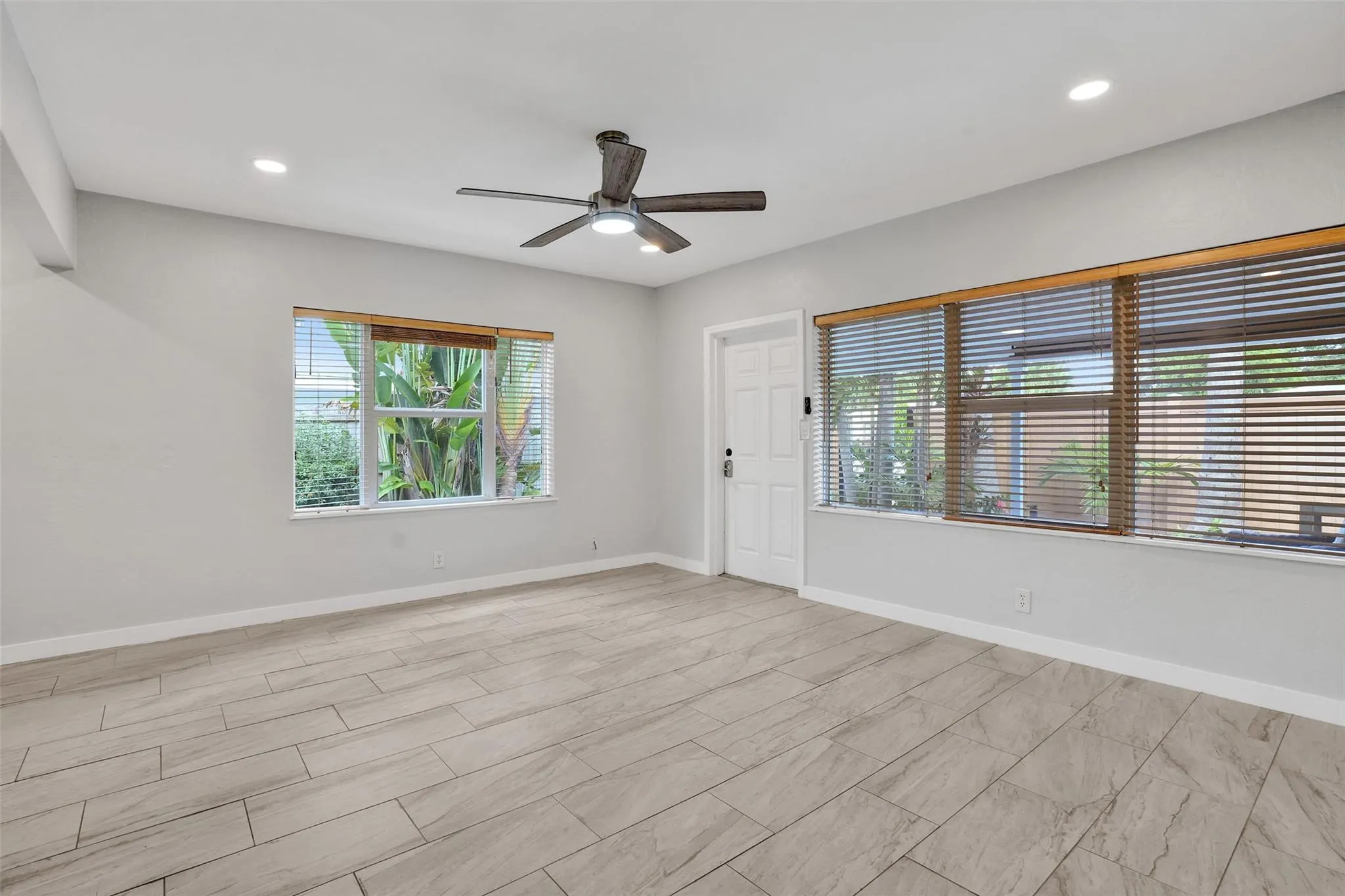 1215 NE 14th Ave