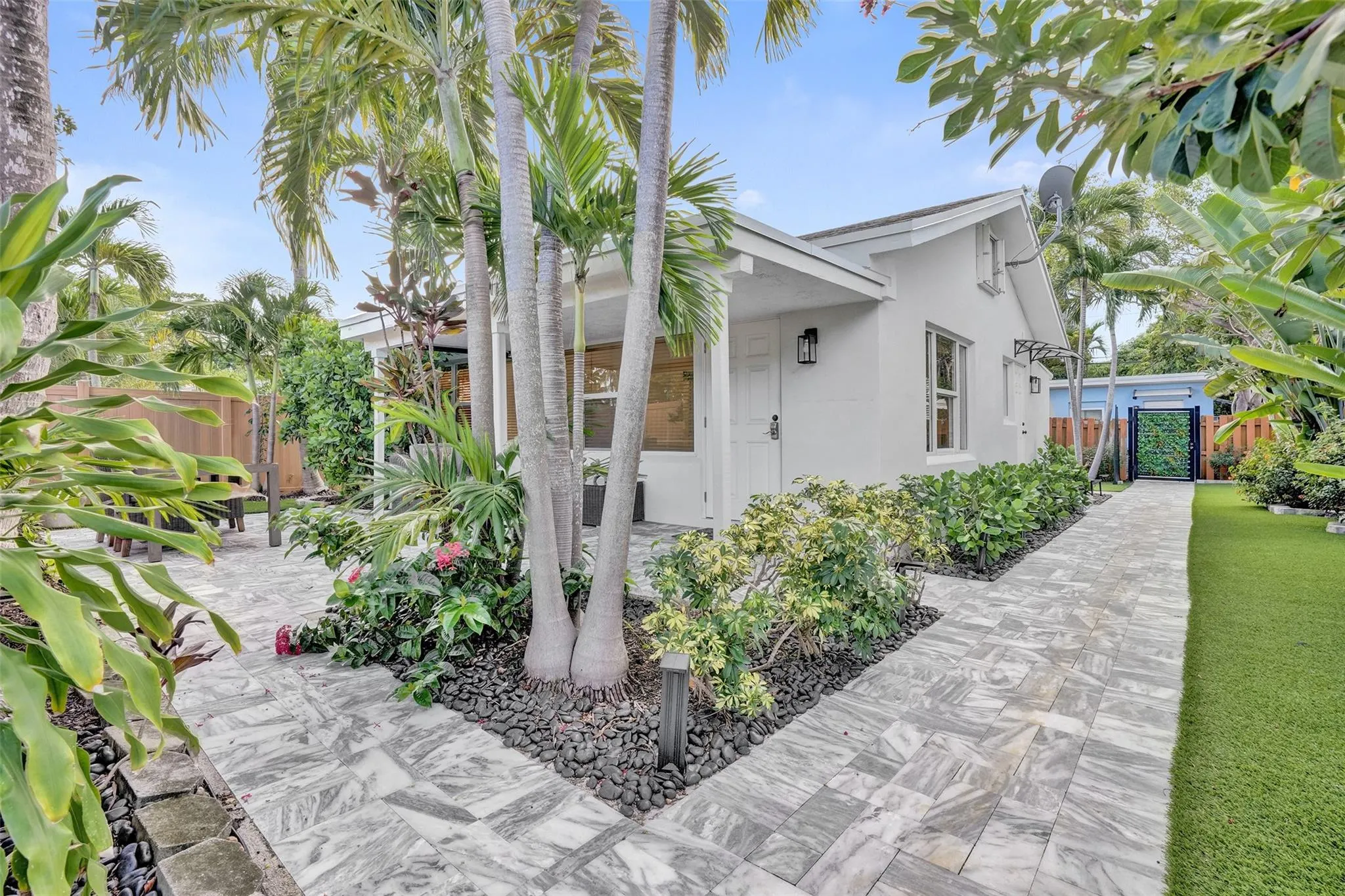 1215 NE 14th Ave