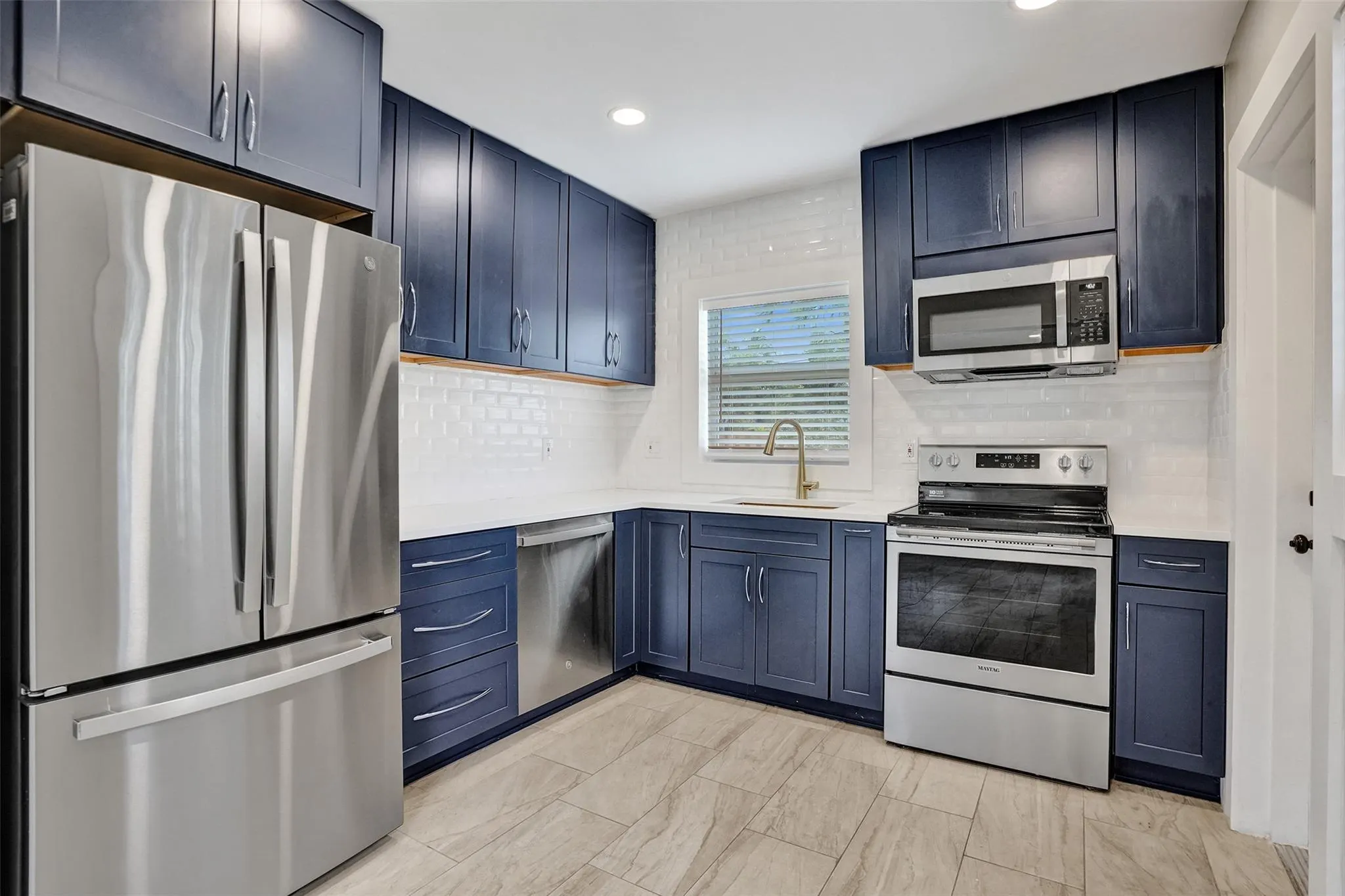 1215 NE 14th Ave