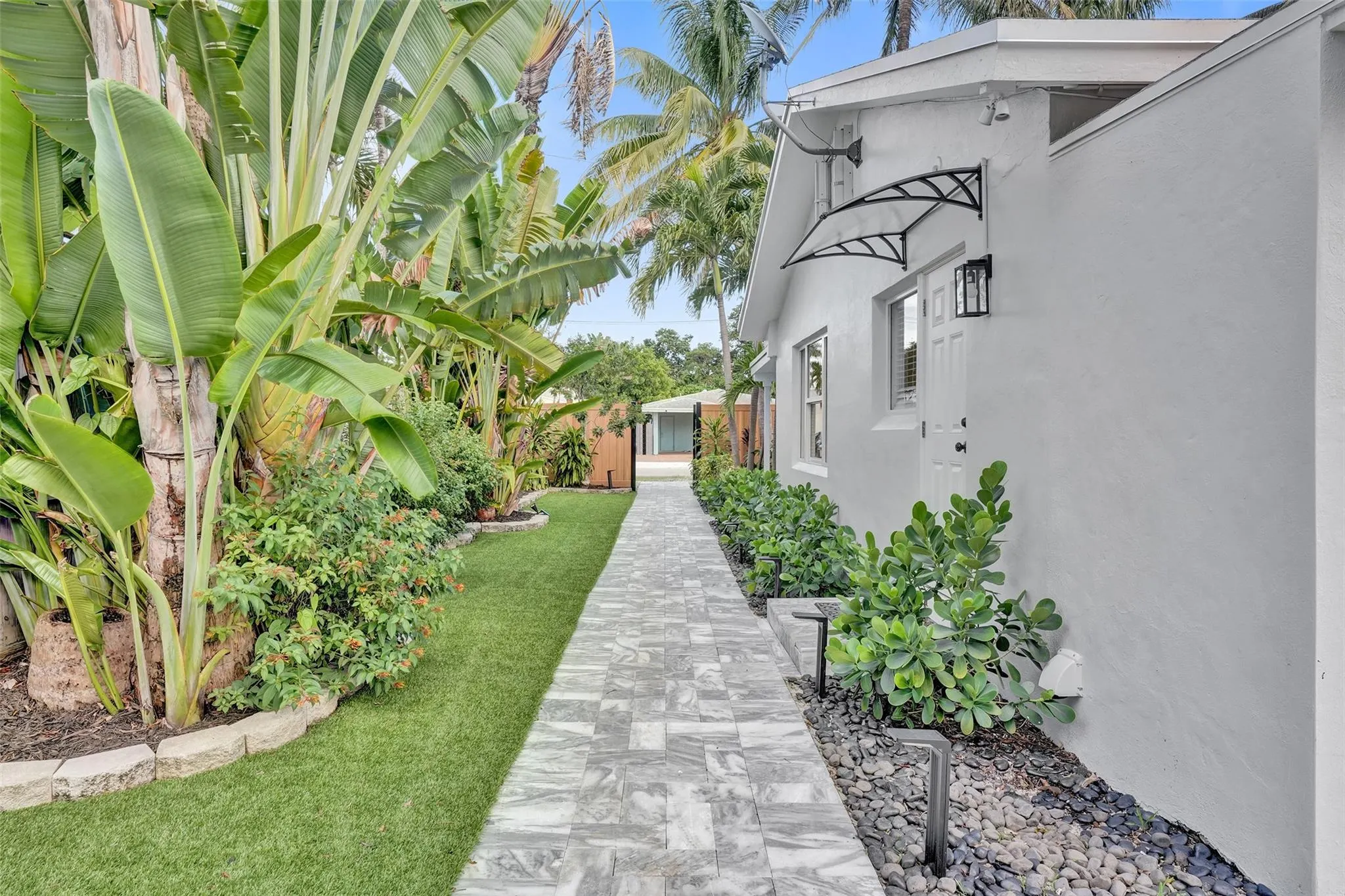 1215 NE 14th Ave