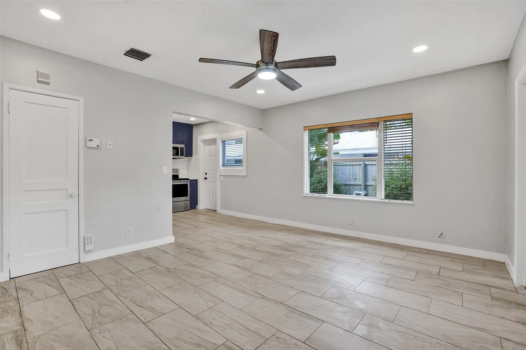 1215 NE 14th Ave