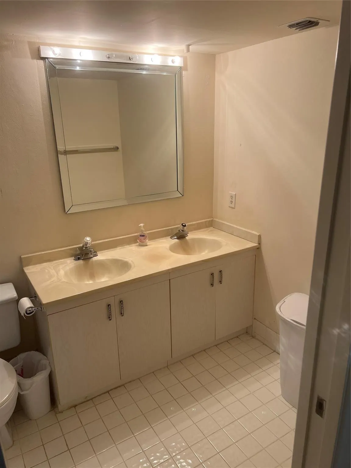 4301 Martinique Cir, #L2