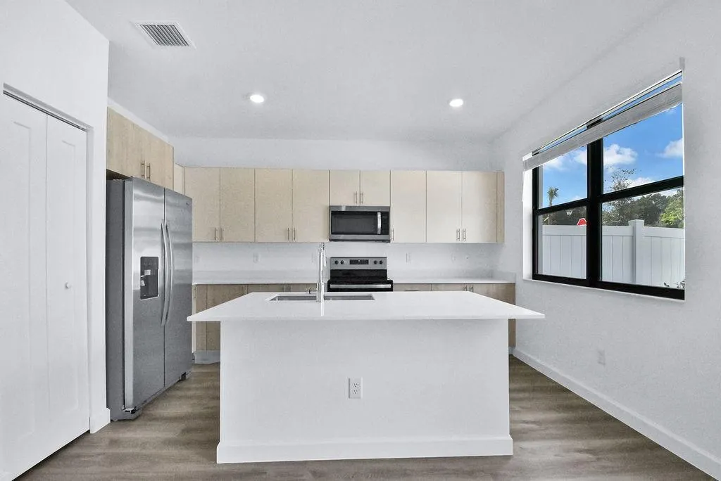 706 STELLAR COURT