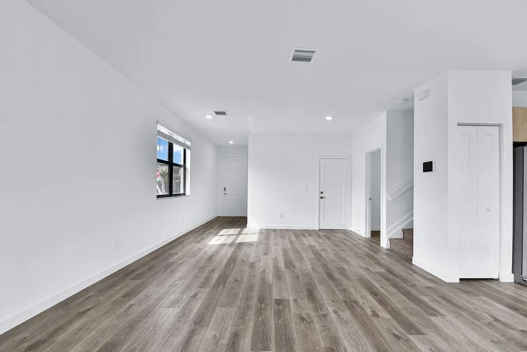 706 STELLAR COURT