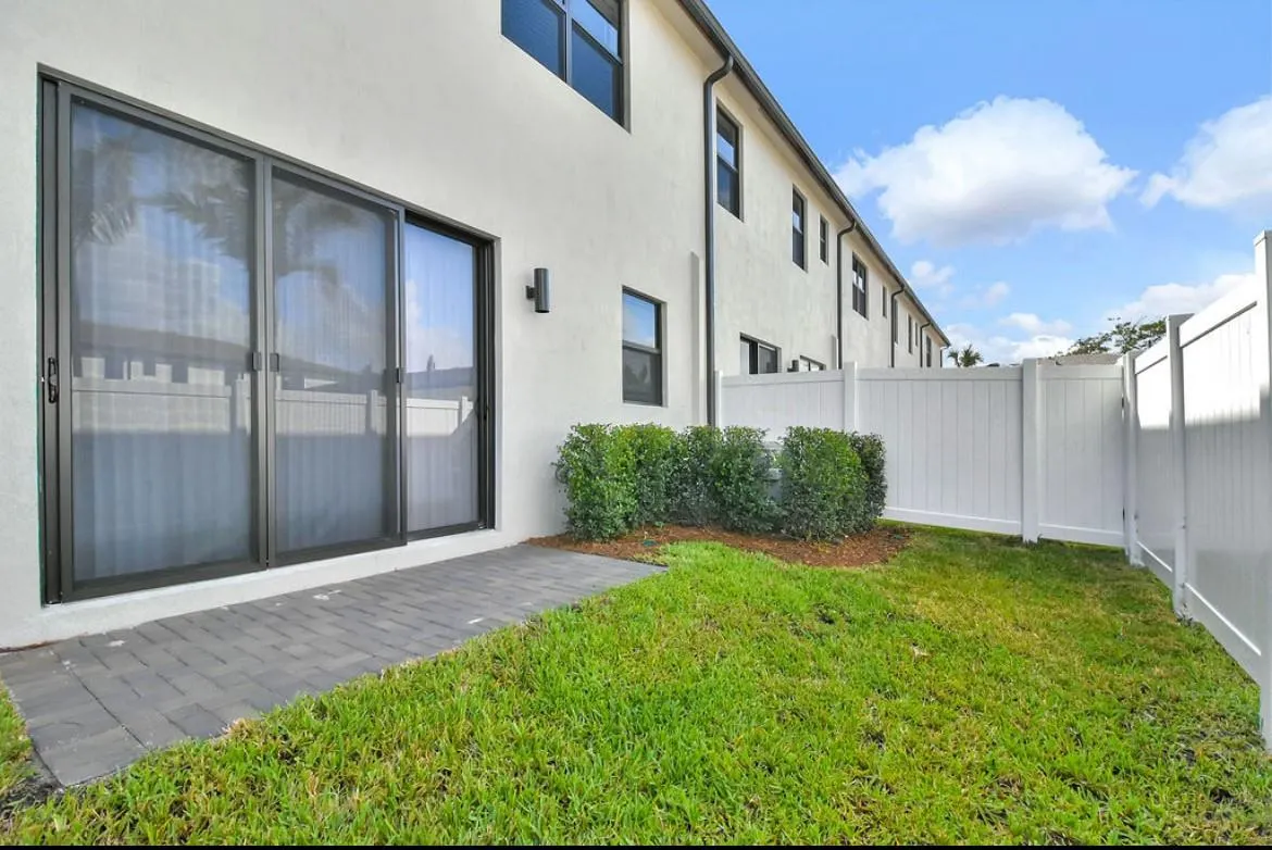 706 STELLAR COURT