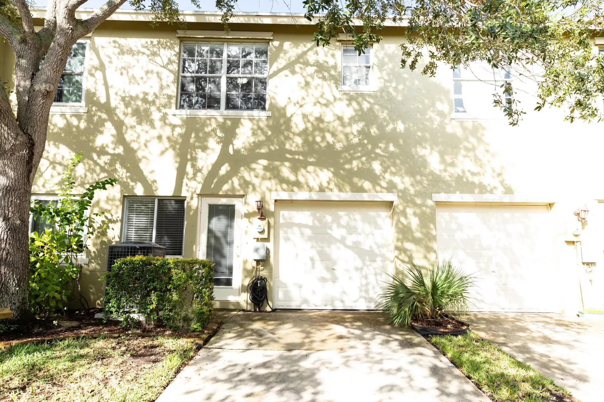 2122 SE Grand Dr