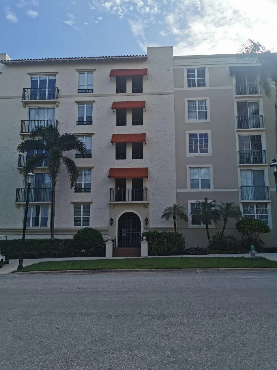 720 S Sapodilla Ave, #402