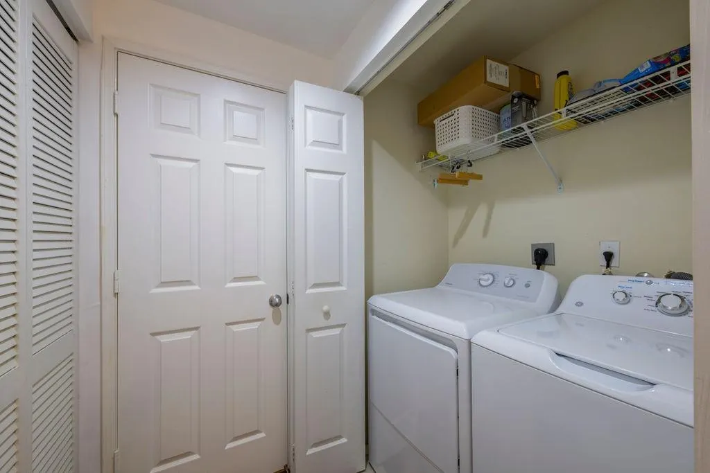 720 S Sapodilla Ave, #402