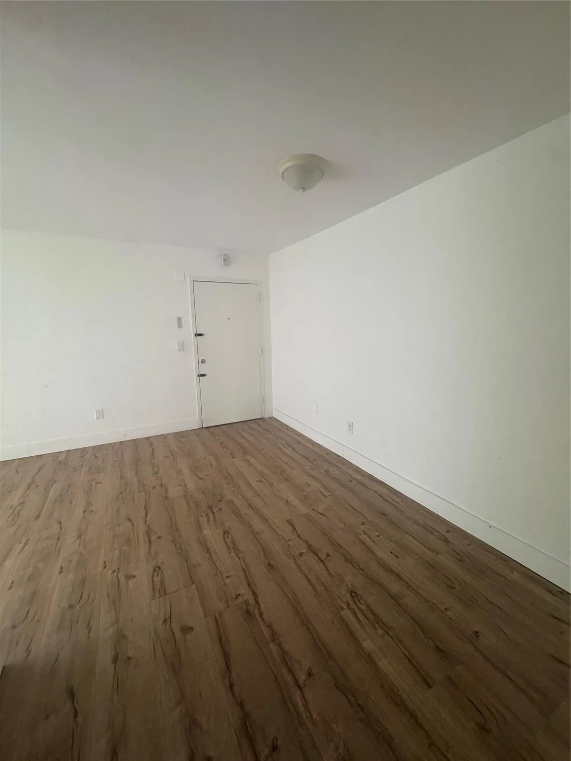12105 NE 6th Ave, #201